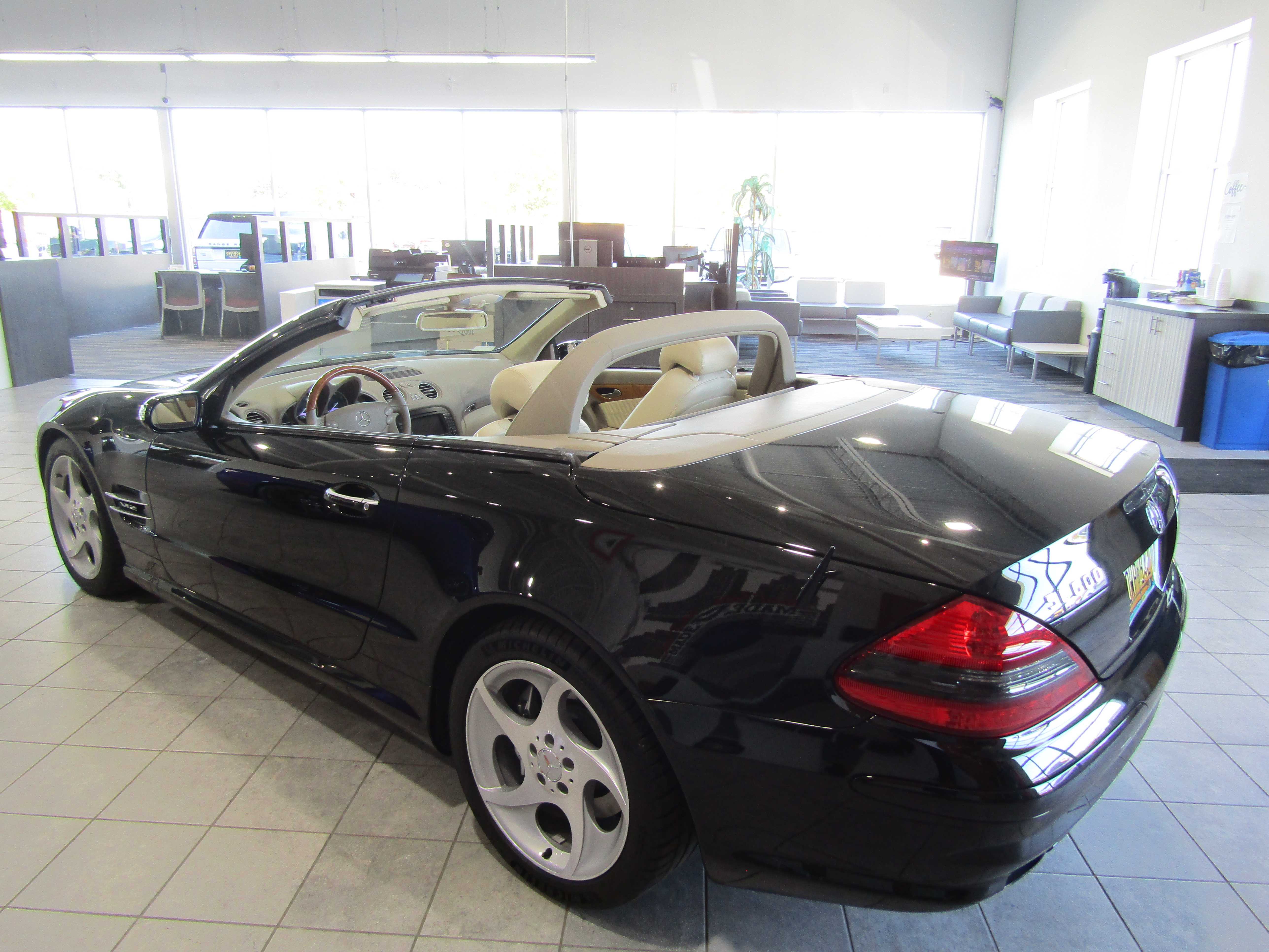 BLACK, 2005 MERCEDES-BENZ SL-CLASS Thumnail Image 4