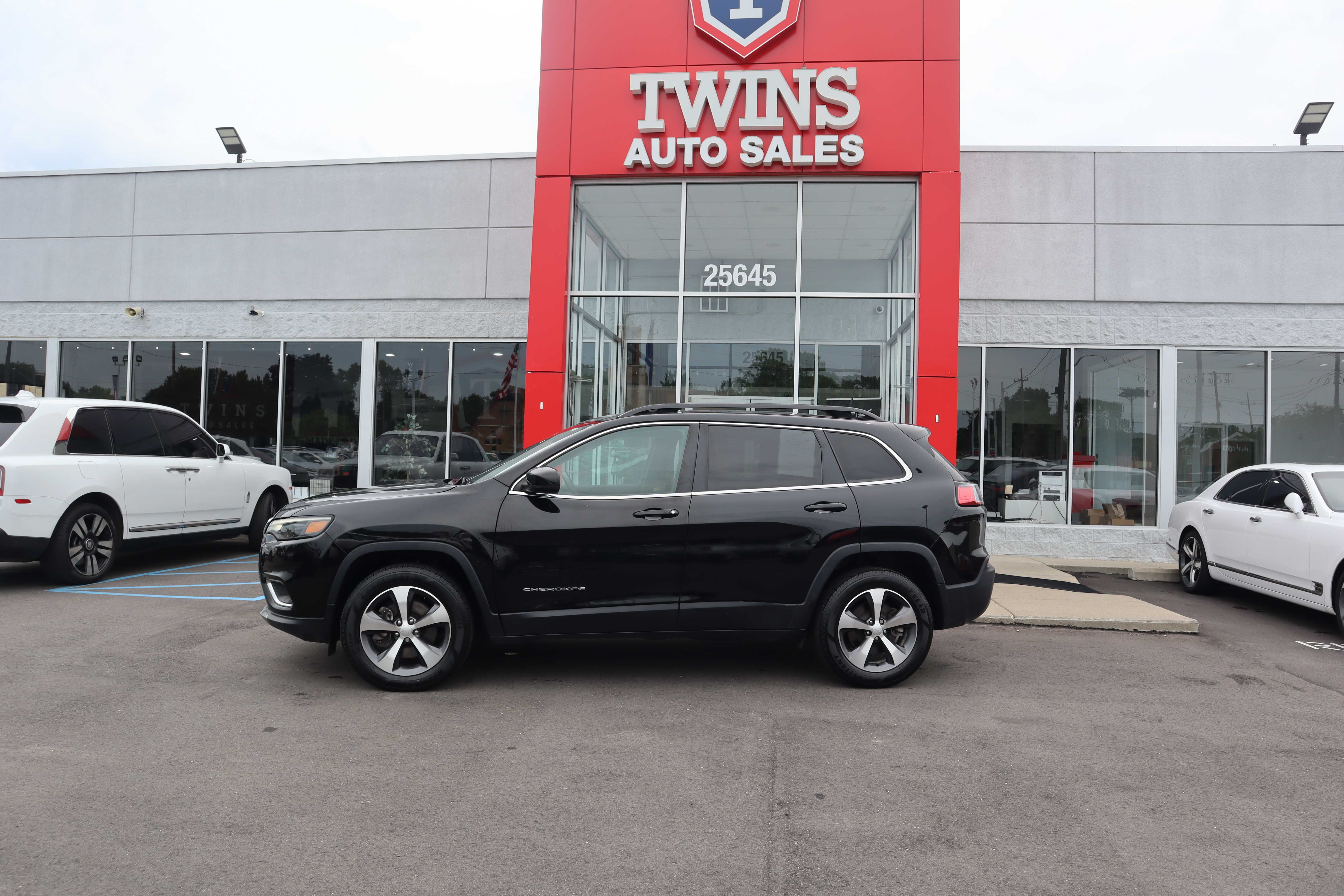 BLACK, 2022 JEEP CHEROKEE Thumnail Image 2