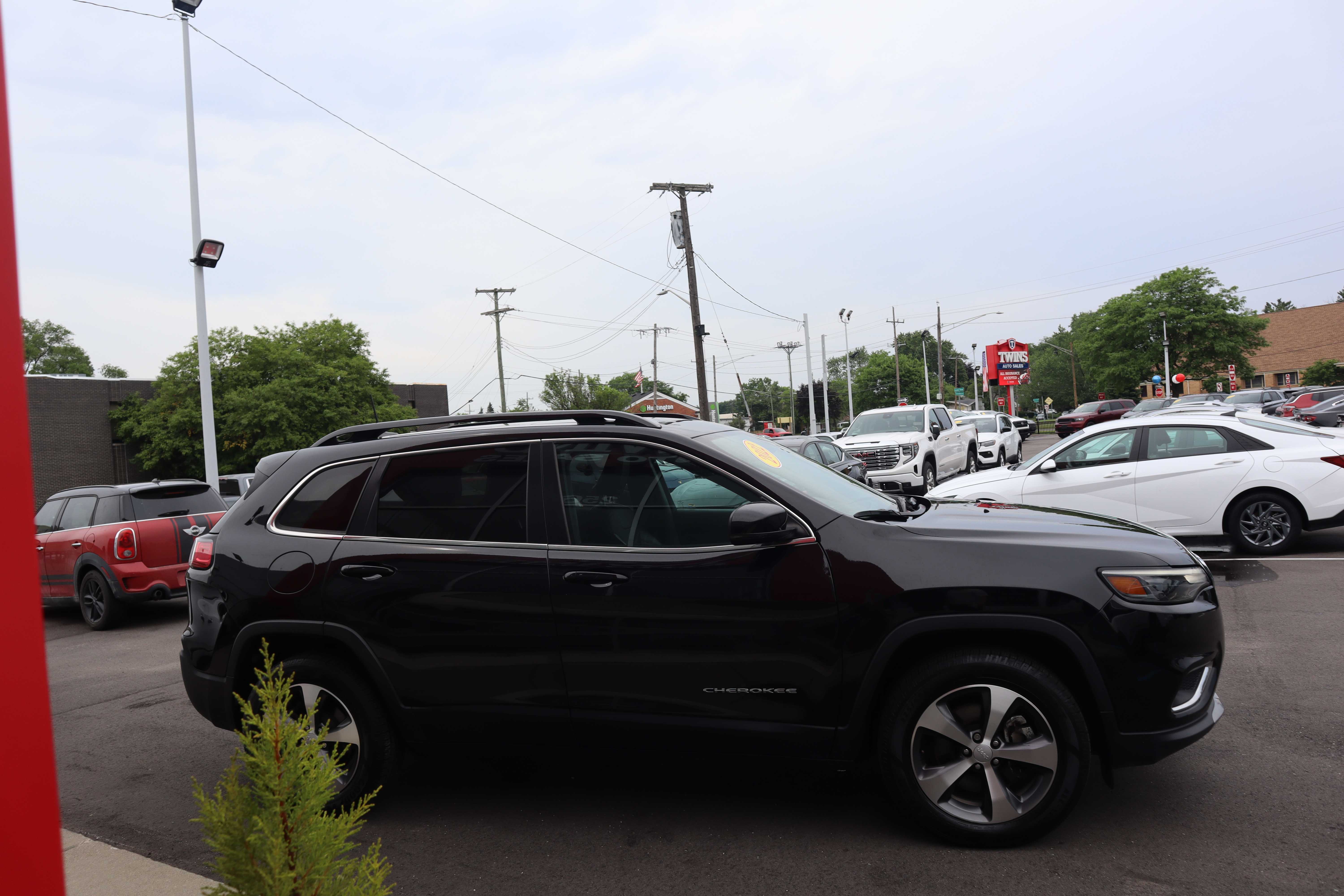 BLACK, 2022 JEEP CHEROKEE Thumnail Image 4