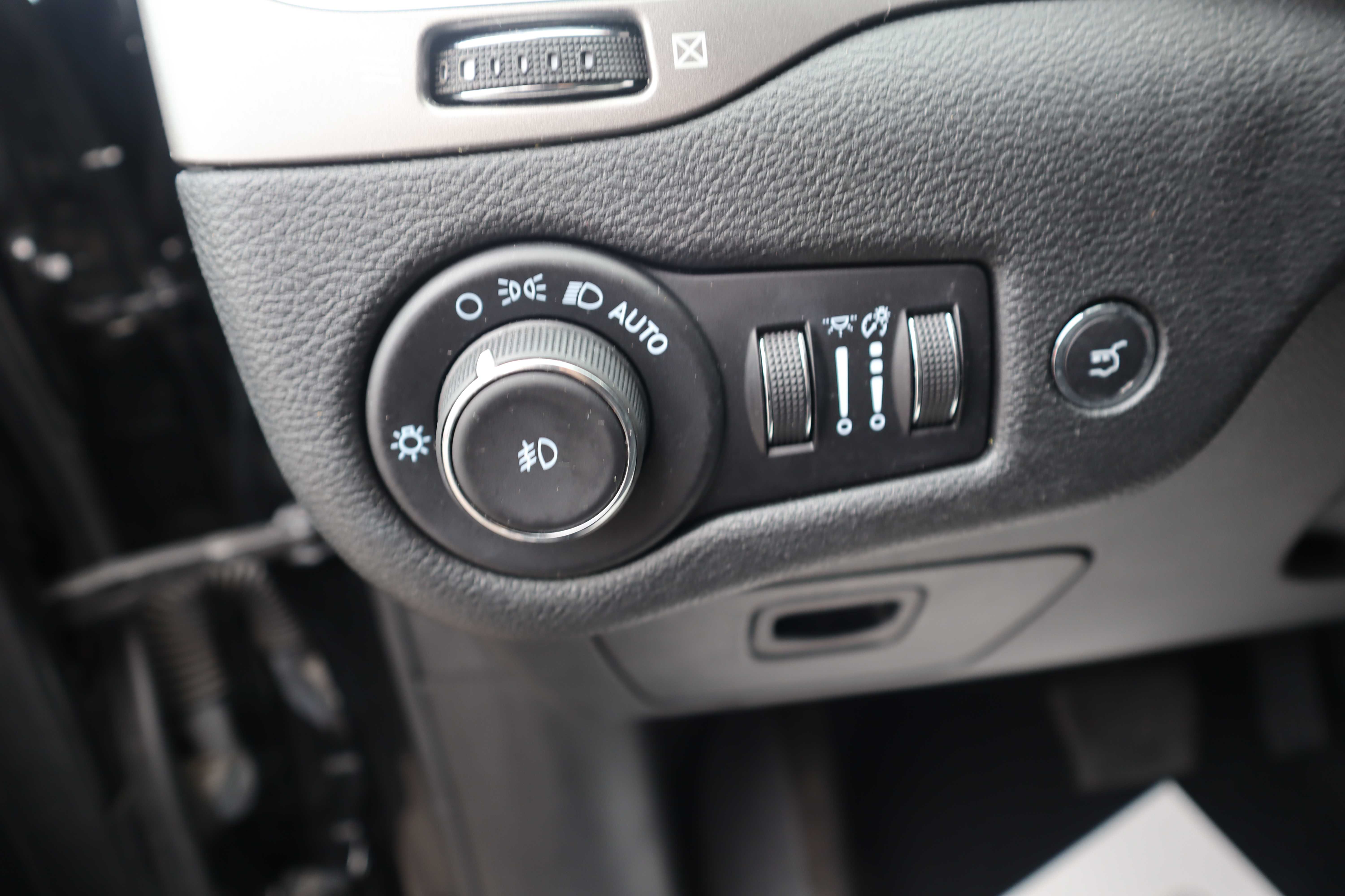 BLACK, 2022 JEEP CHEROKEE Thumnail Image 10