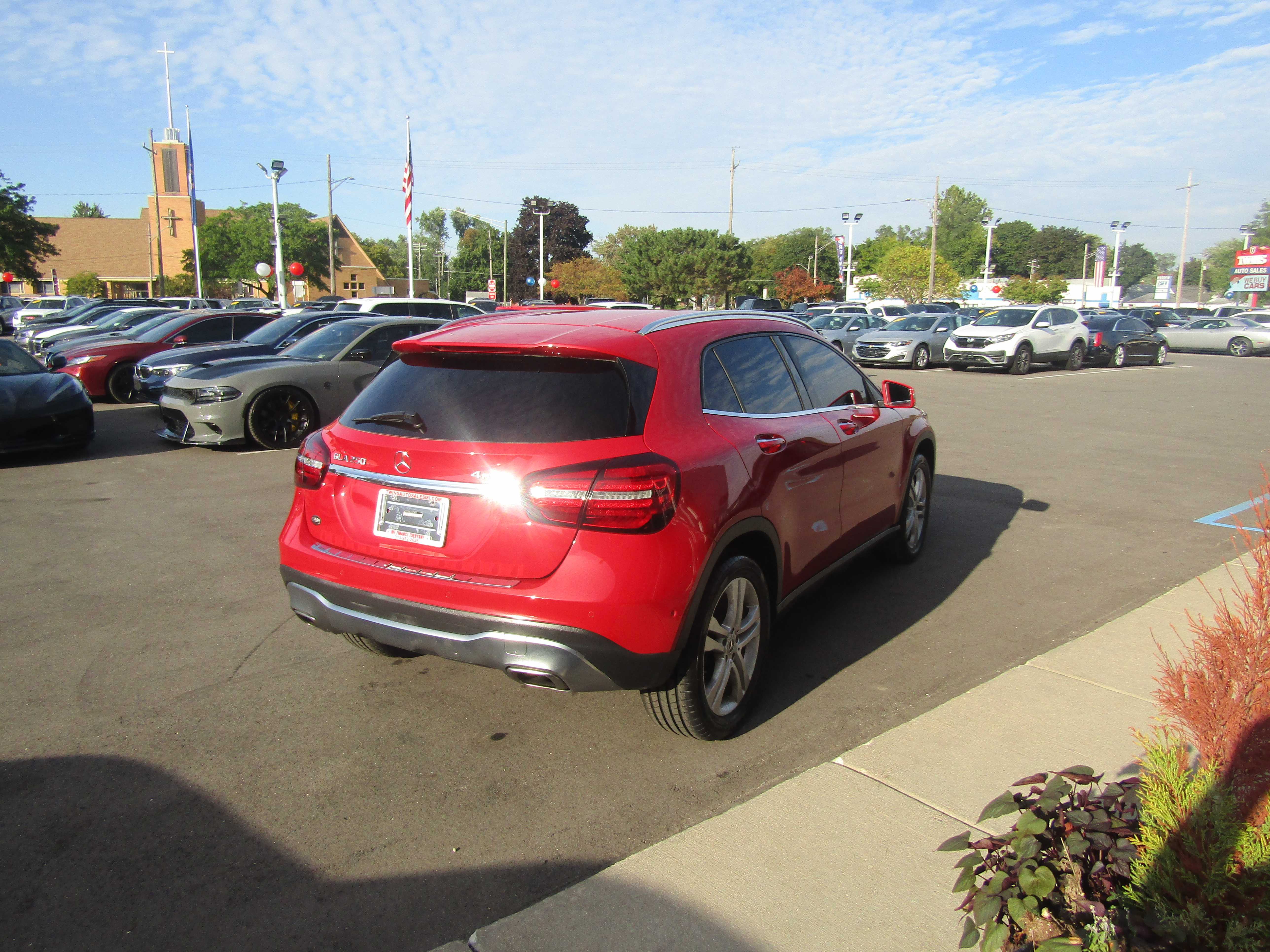 RED, 2019 MERCEDES-BENZ GLA Thumnail Image 4