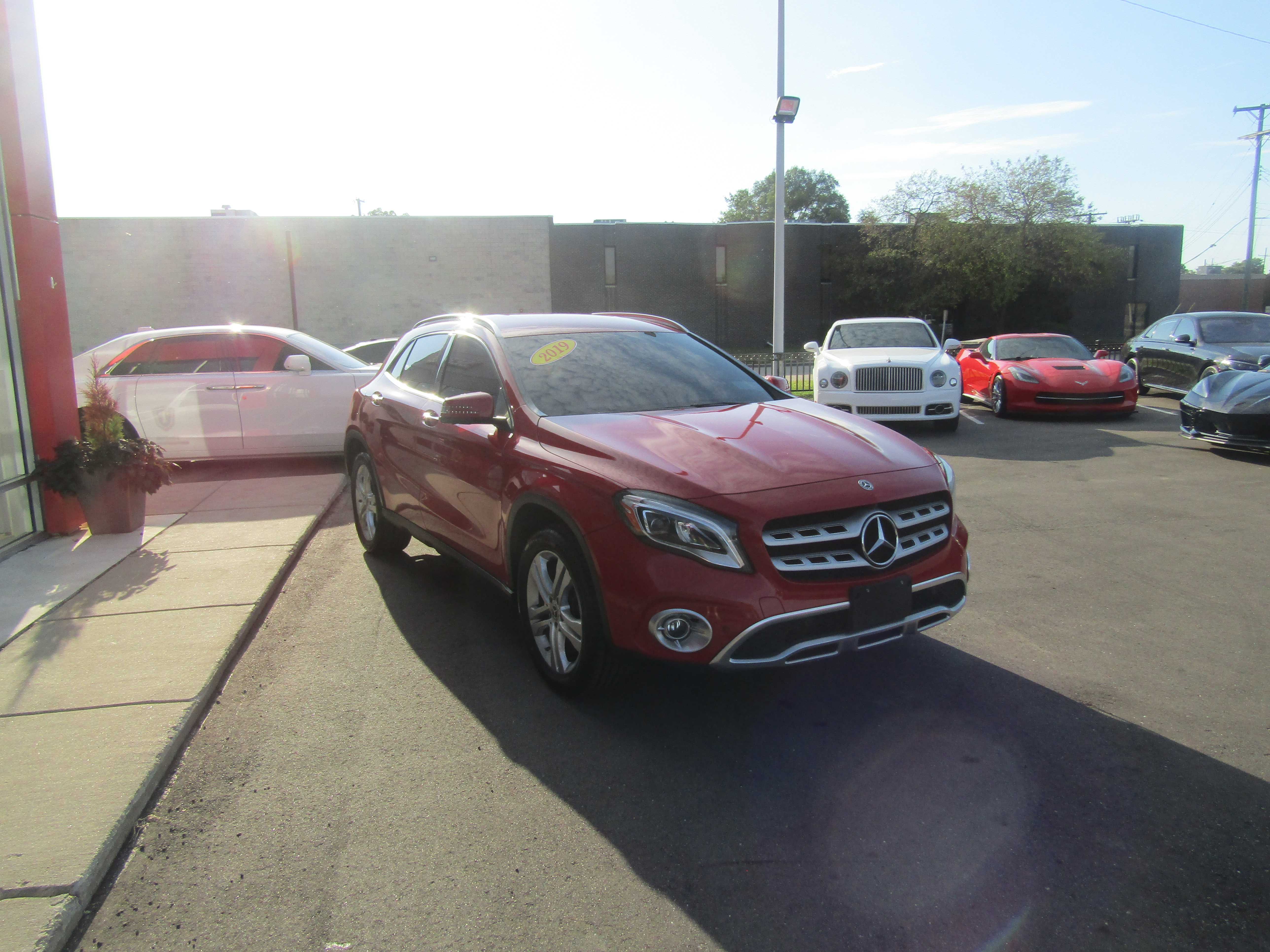RED, 2019 MERCEDES-BENZ GLA Thumnail Image 5