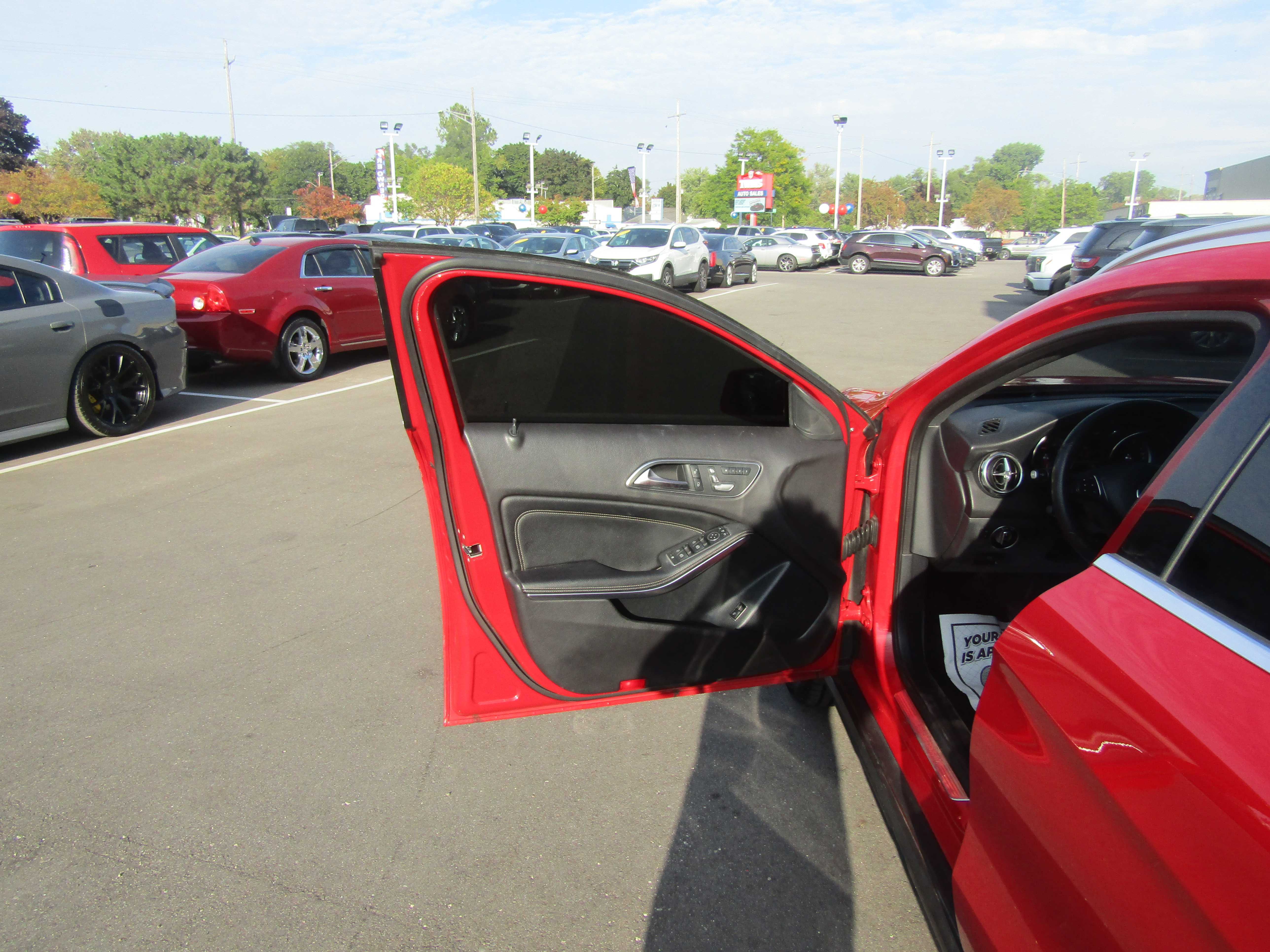 RED, 2019 MERCEDES-BENZ GLA Thumnail Image 7