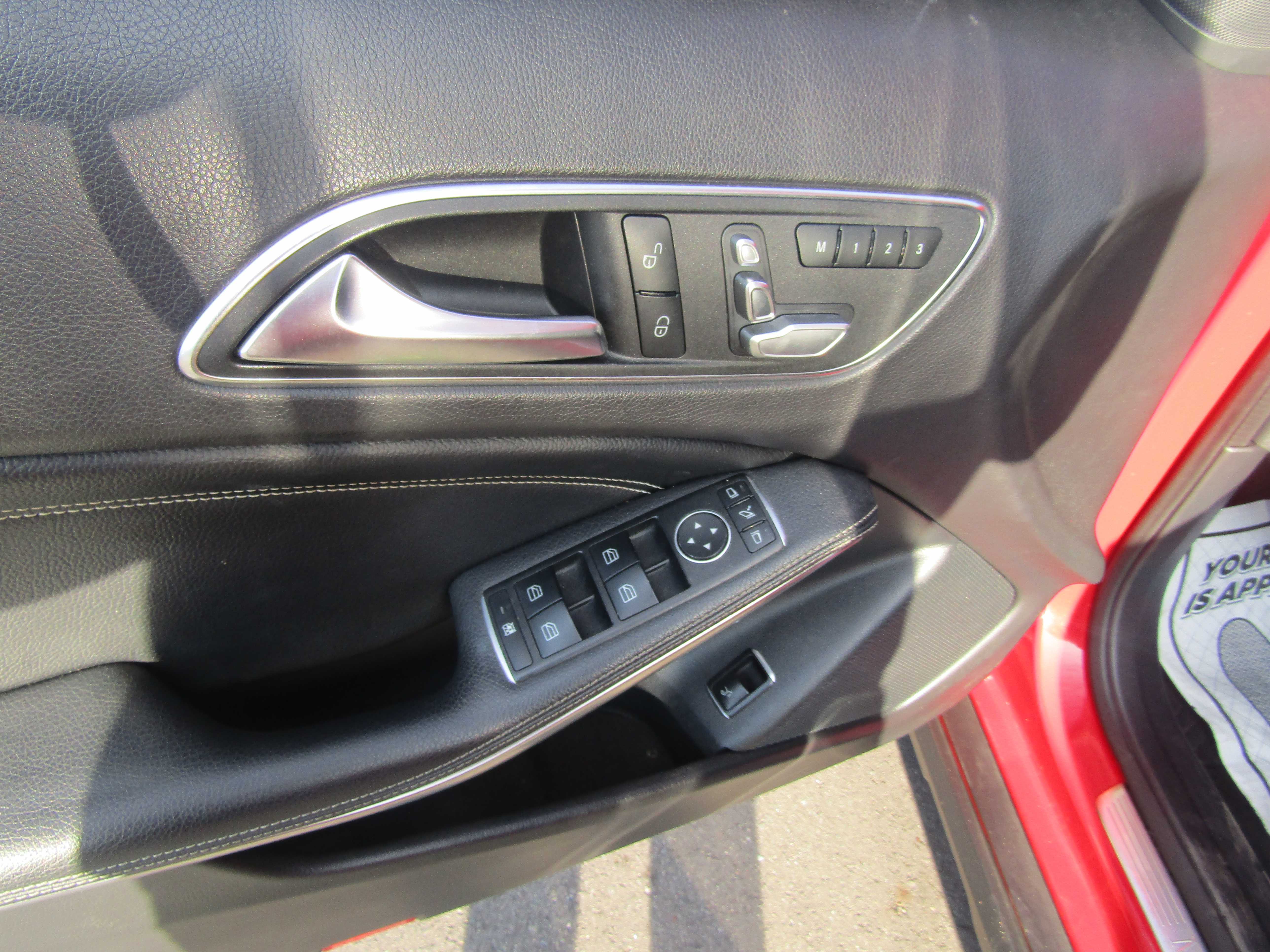 RED, 2019 MERCEDES-BENZ GLA Thumnail Image 8