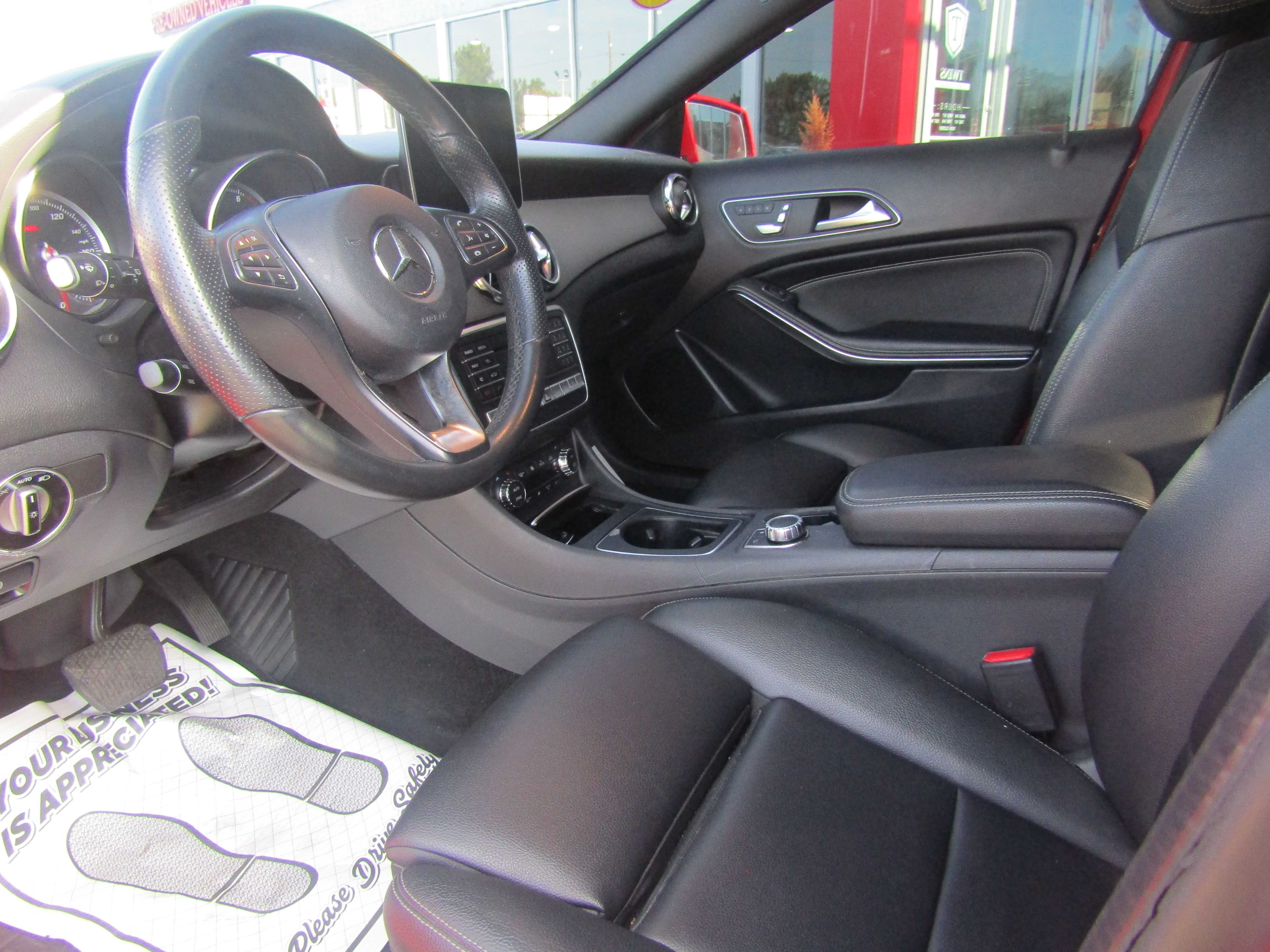 RED, 2019 MERCEDES-BENZ GLA Thumnail Image 9