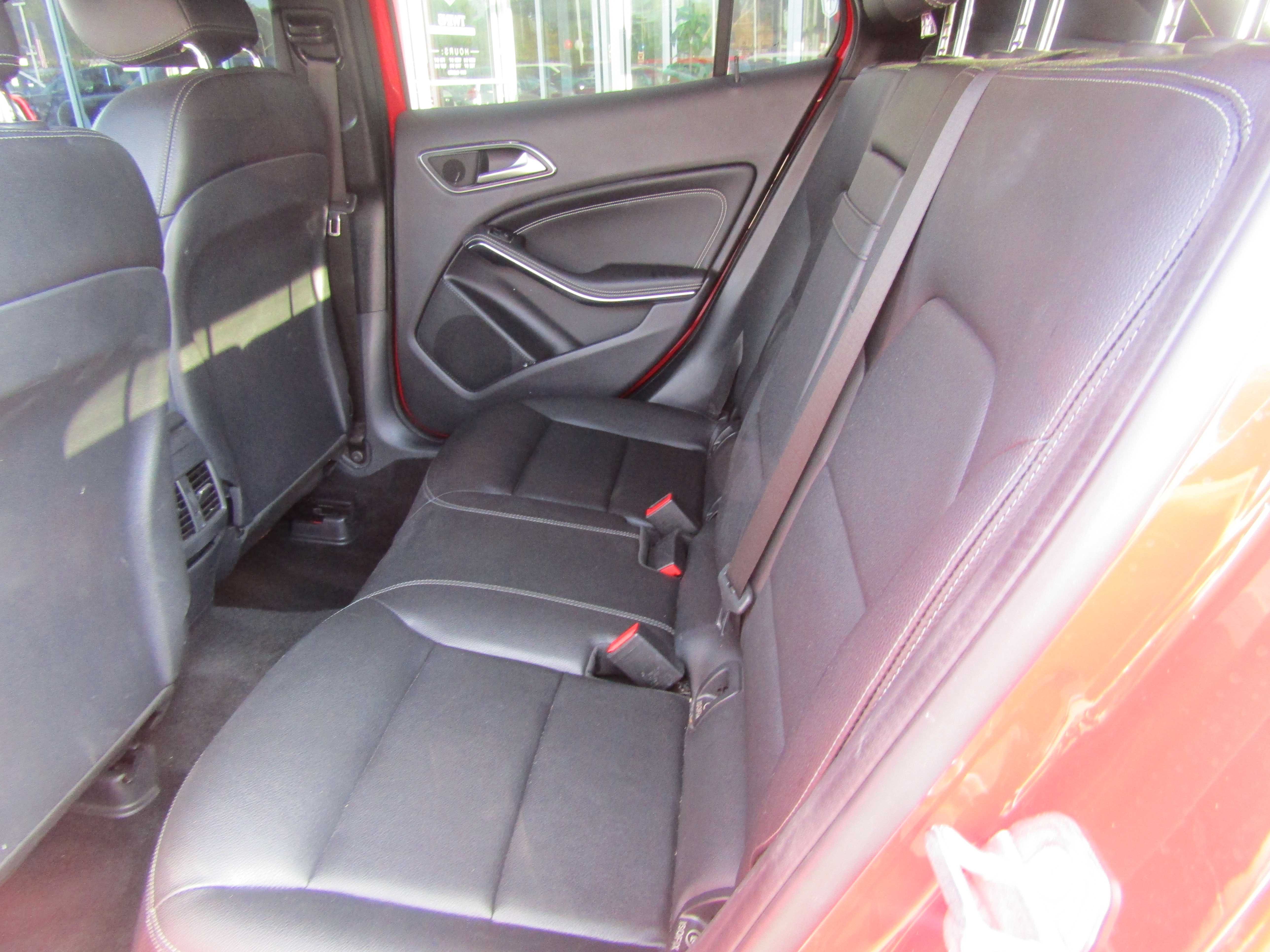 RED, 2019 MERCEDES-BENZ GLA Thumnail Image 11