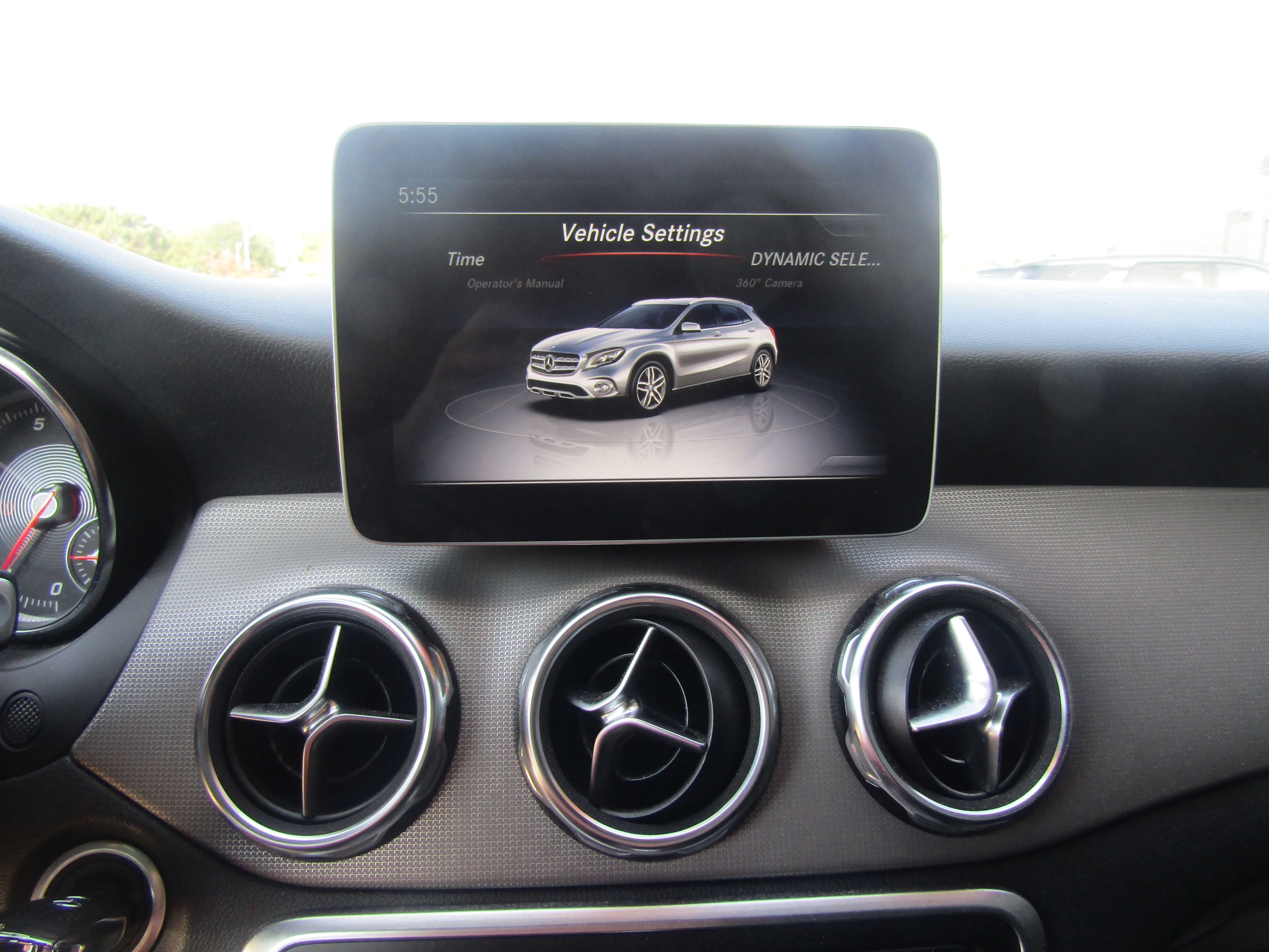 RED, 2019 MERCEDES-BENZ GLA Thumnail Image 13