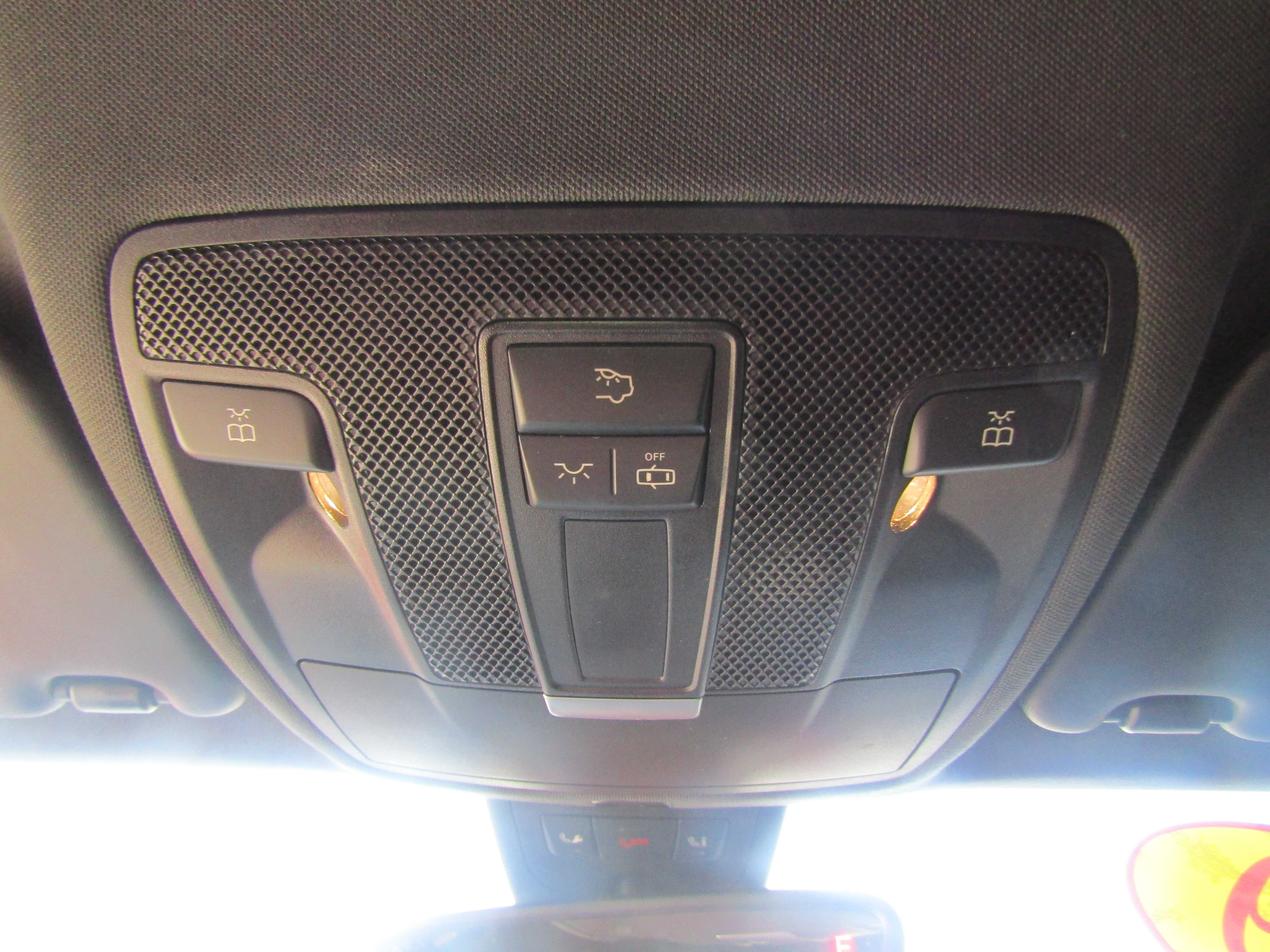 RED, 2019 MERCEDES-BENZ GLA Thumnail Image 17