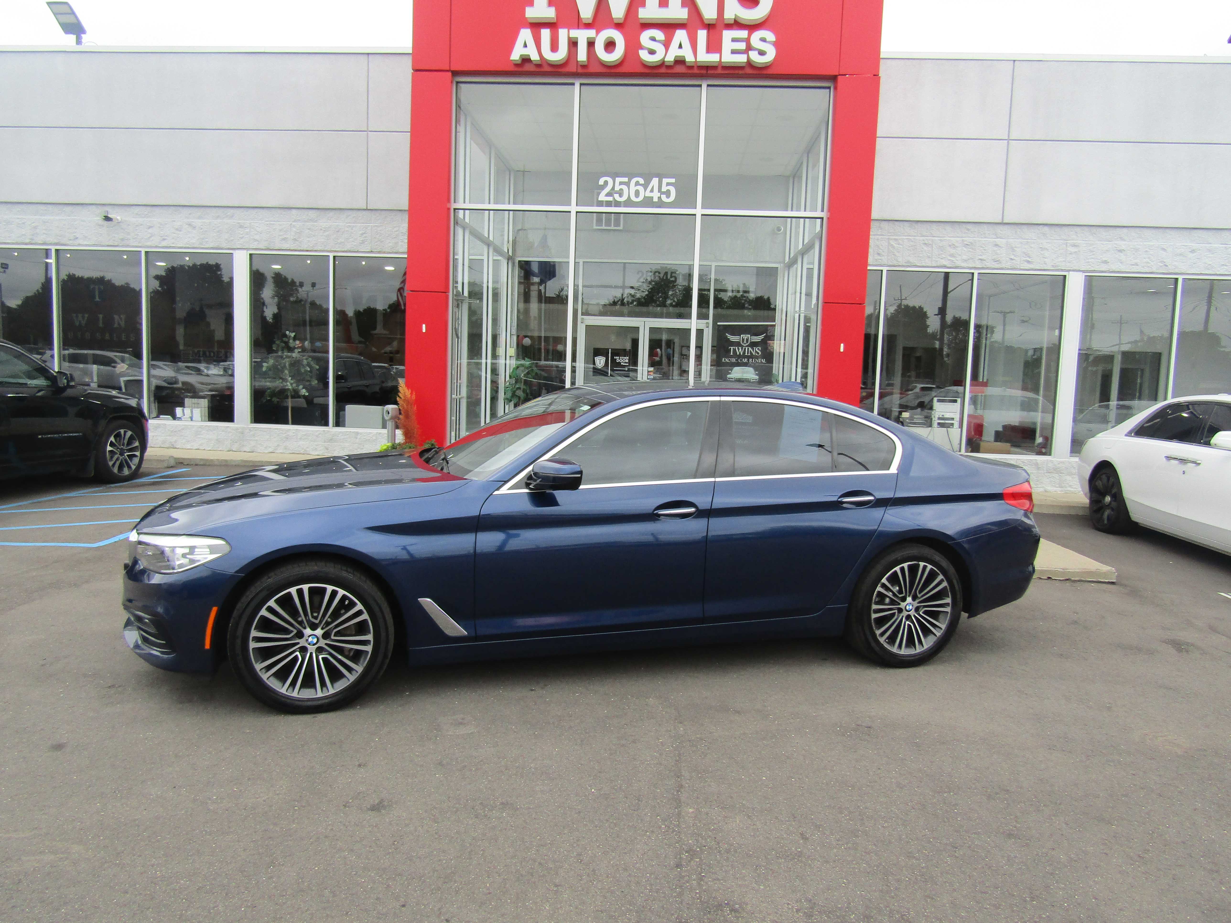 BLUE, 2018 BMW 5 SERIES Thumnail Image 2