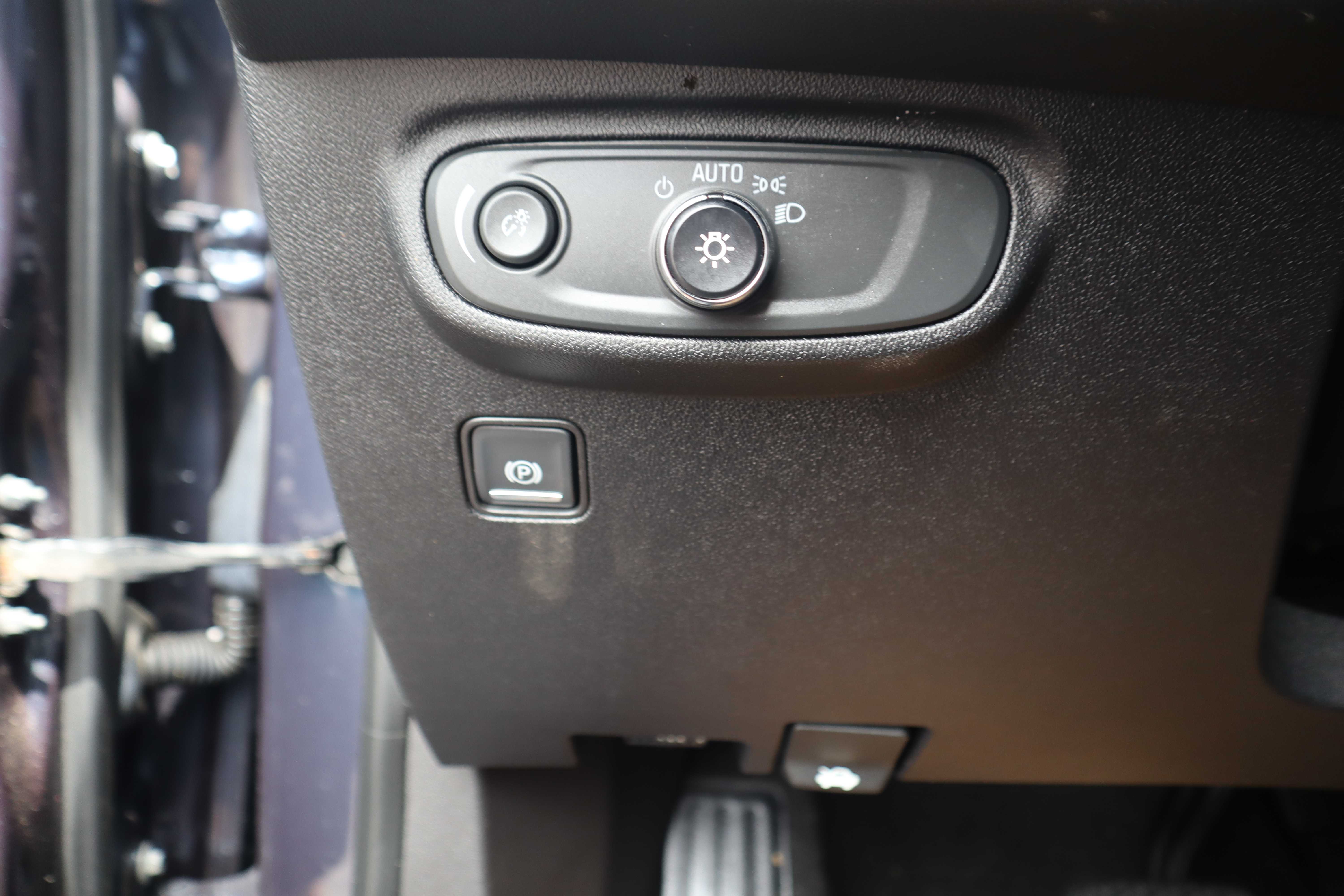 BLUE, 2018 GMC TERRAIN Thumnail Image 11