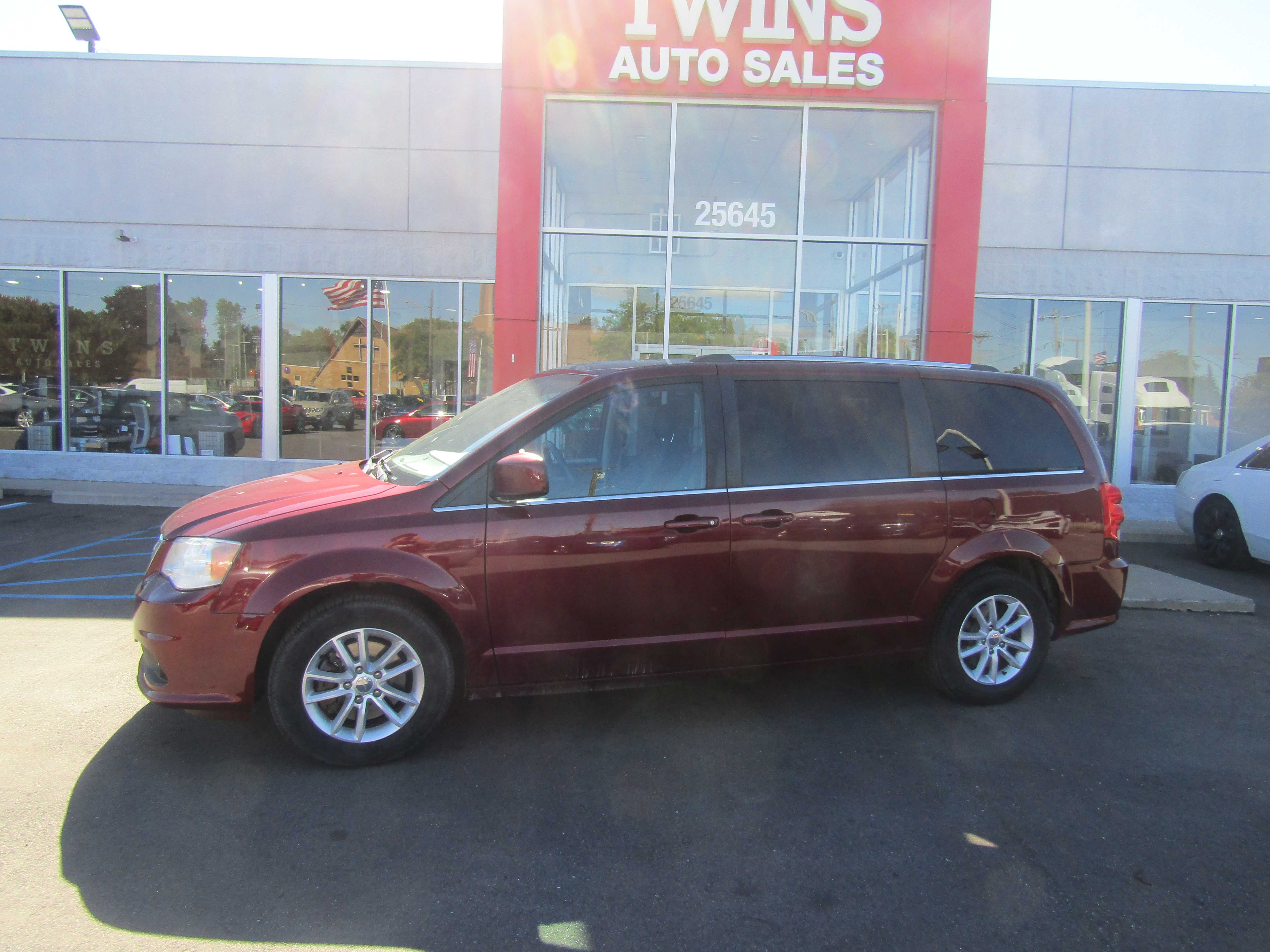 RED, 2018 DODGE GRAND CARAVAN PASSENGER Thumnail Image 2