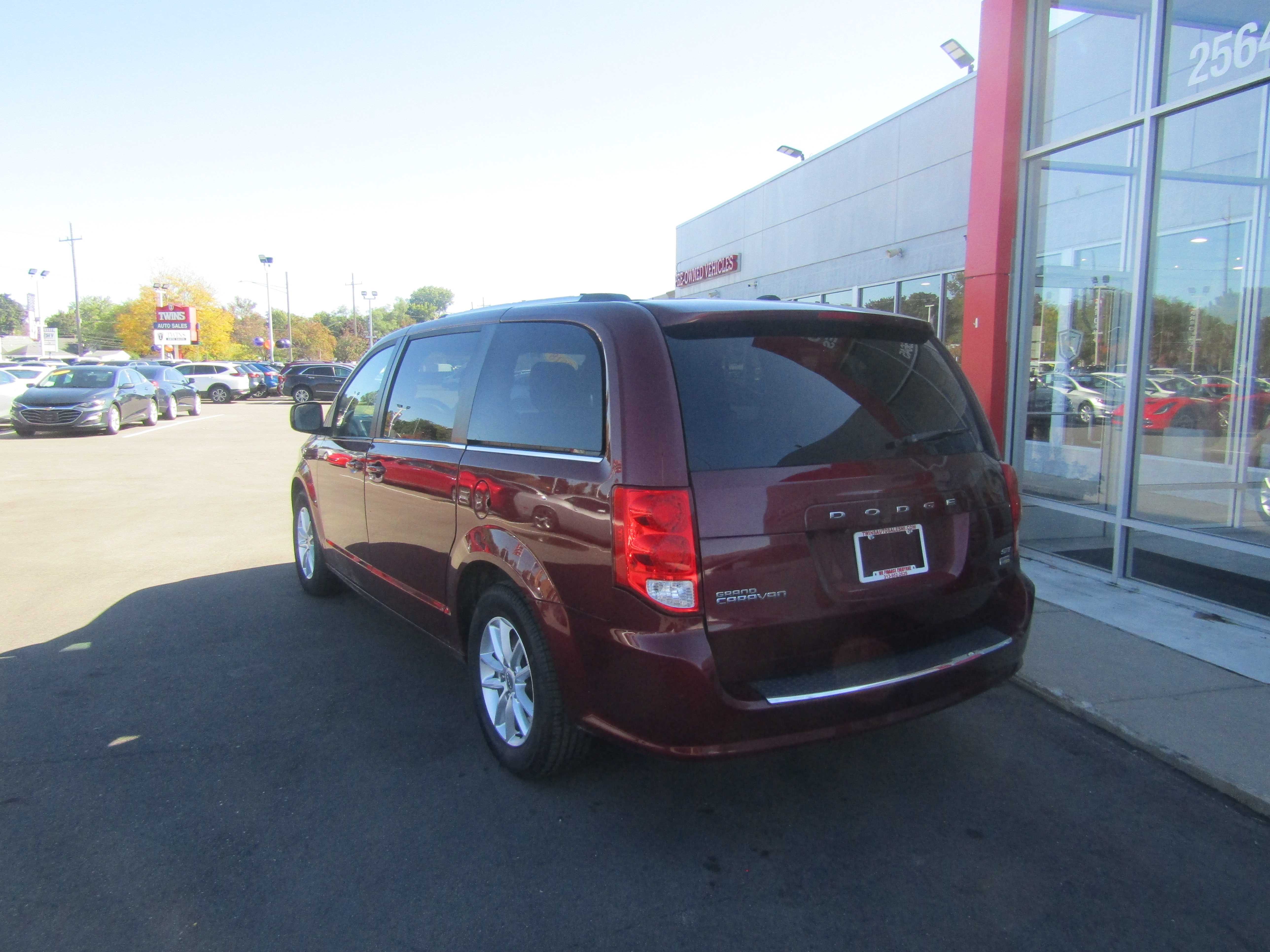 RED, 2018 DODGE GRAND CARAVAN PASSENGER Thumnail Image 3