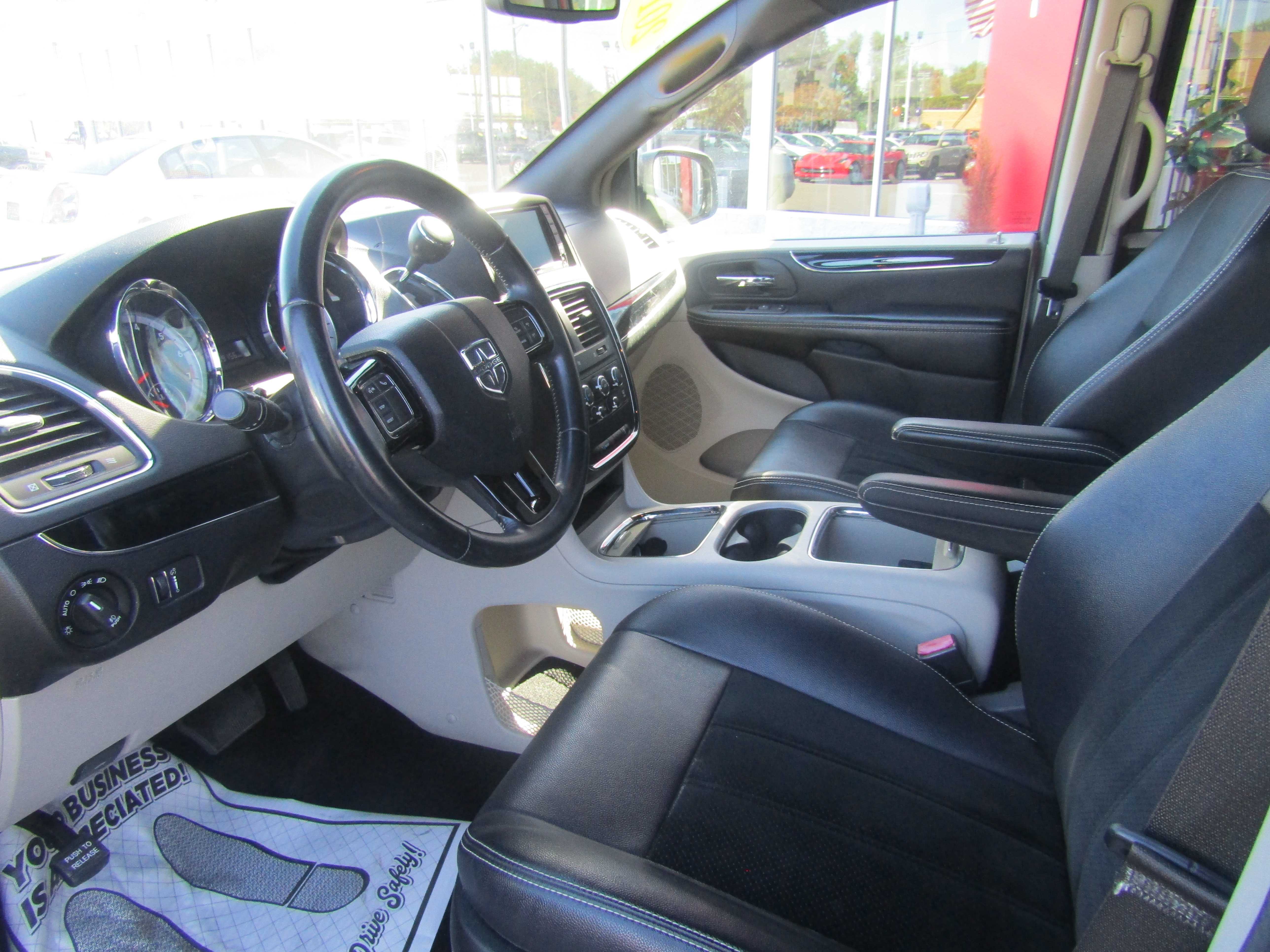RED, 2018 DODGE GRAND CARAVAN PASSENGER Thumnail Image 8