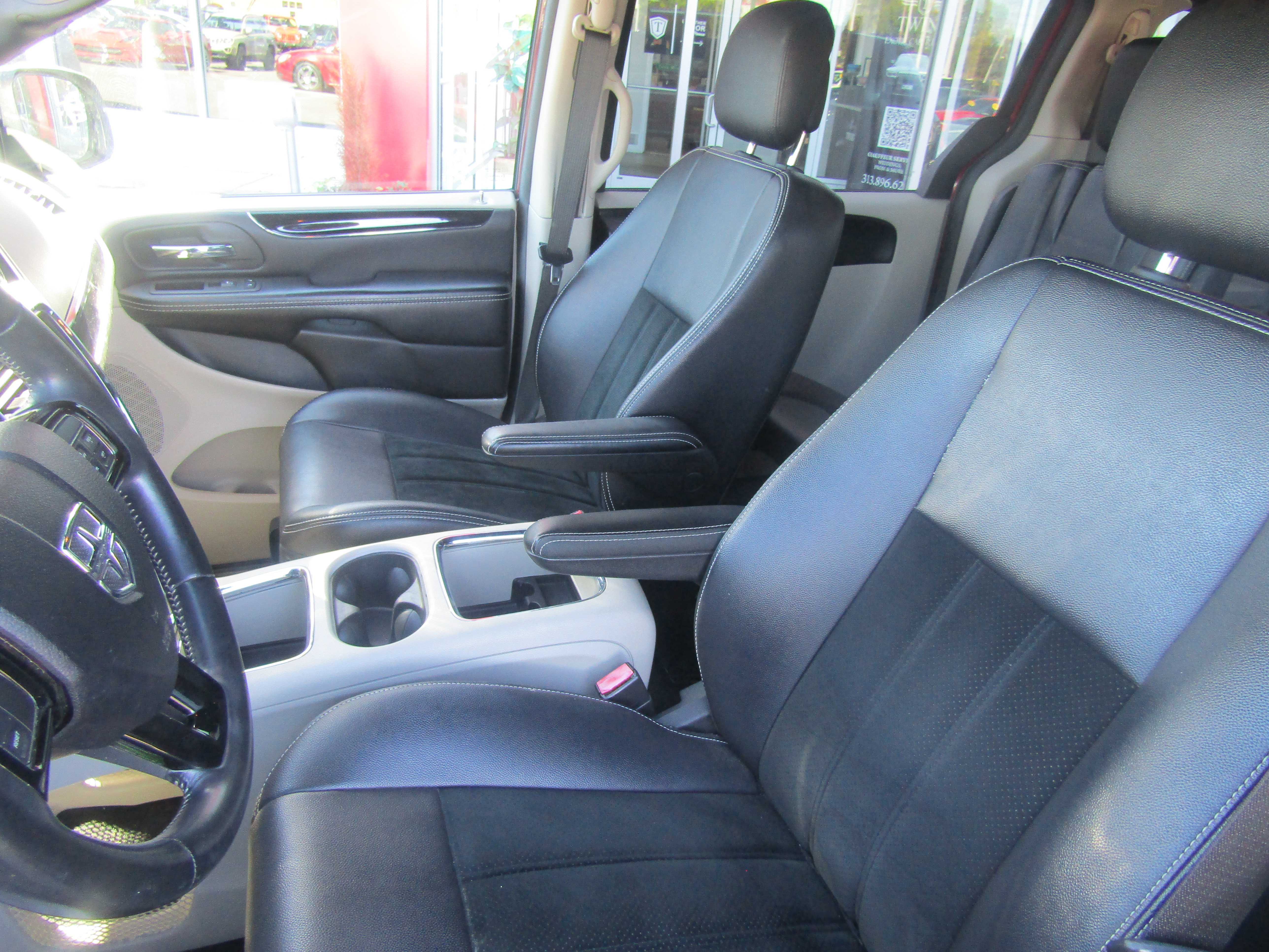 RED, 2018 DODGE GRAND CARAVAN PASSENGER Thumnail Image 9
