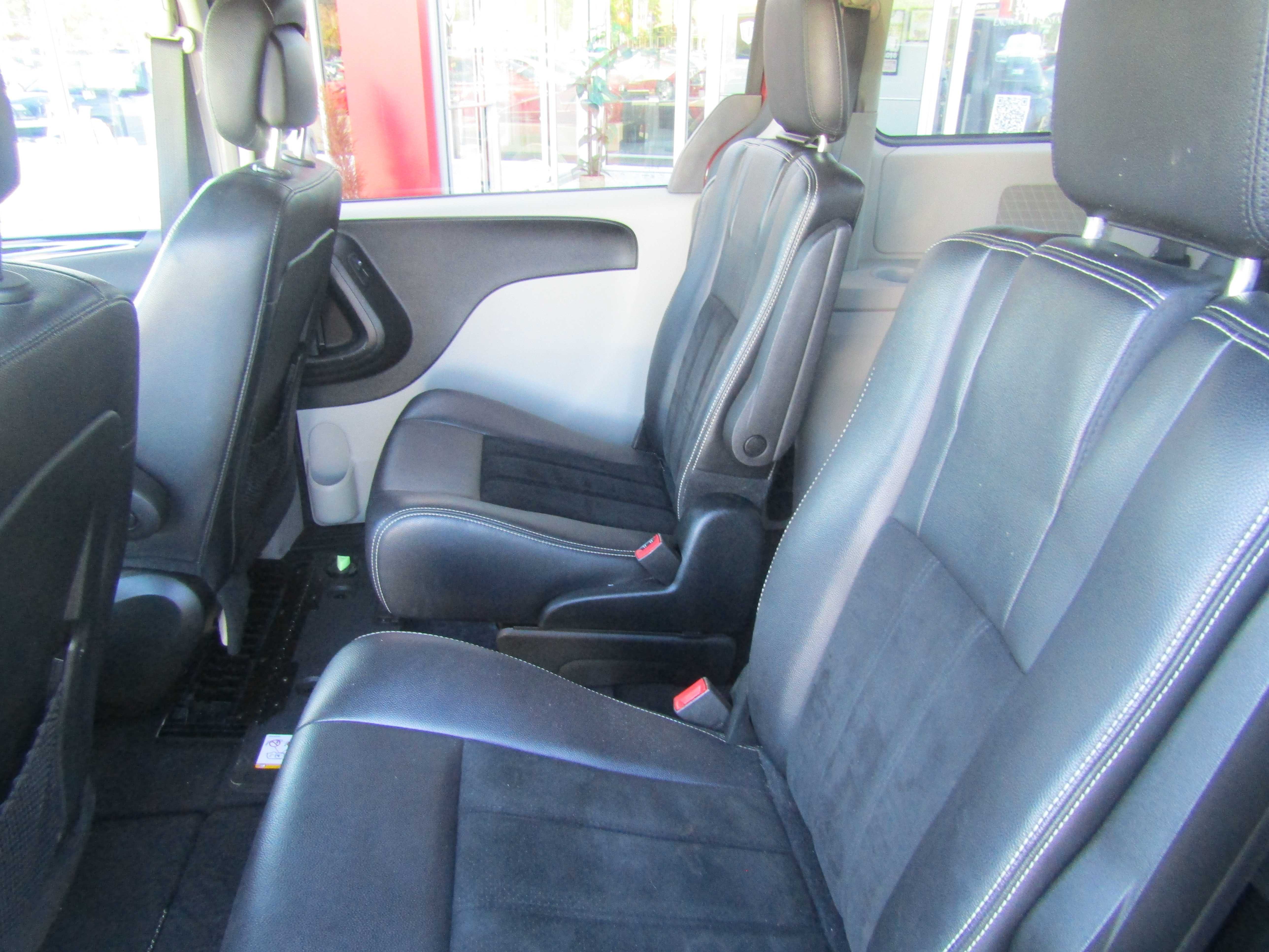 RED, 2018 DODGE GRAND CARAVAN PASSENGER Thumnail Image 10