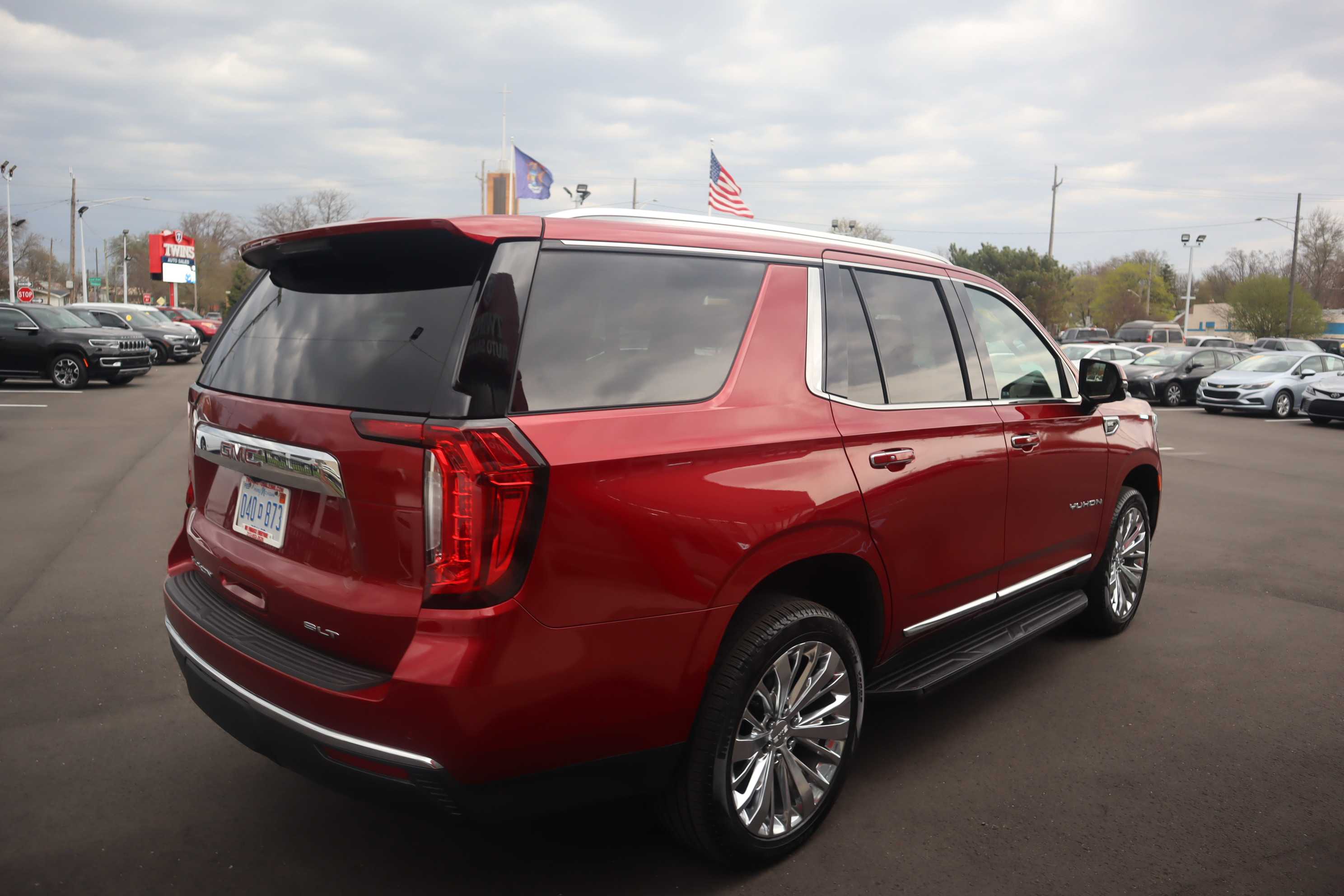 RED, 2021 GMC YUKON Thumnail Image 4
