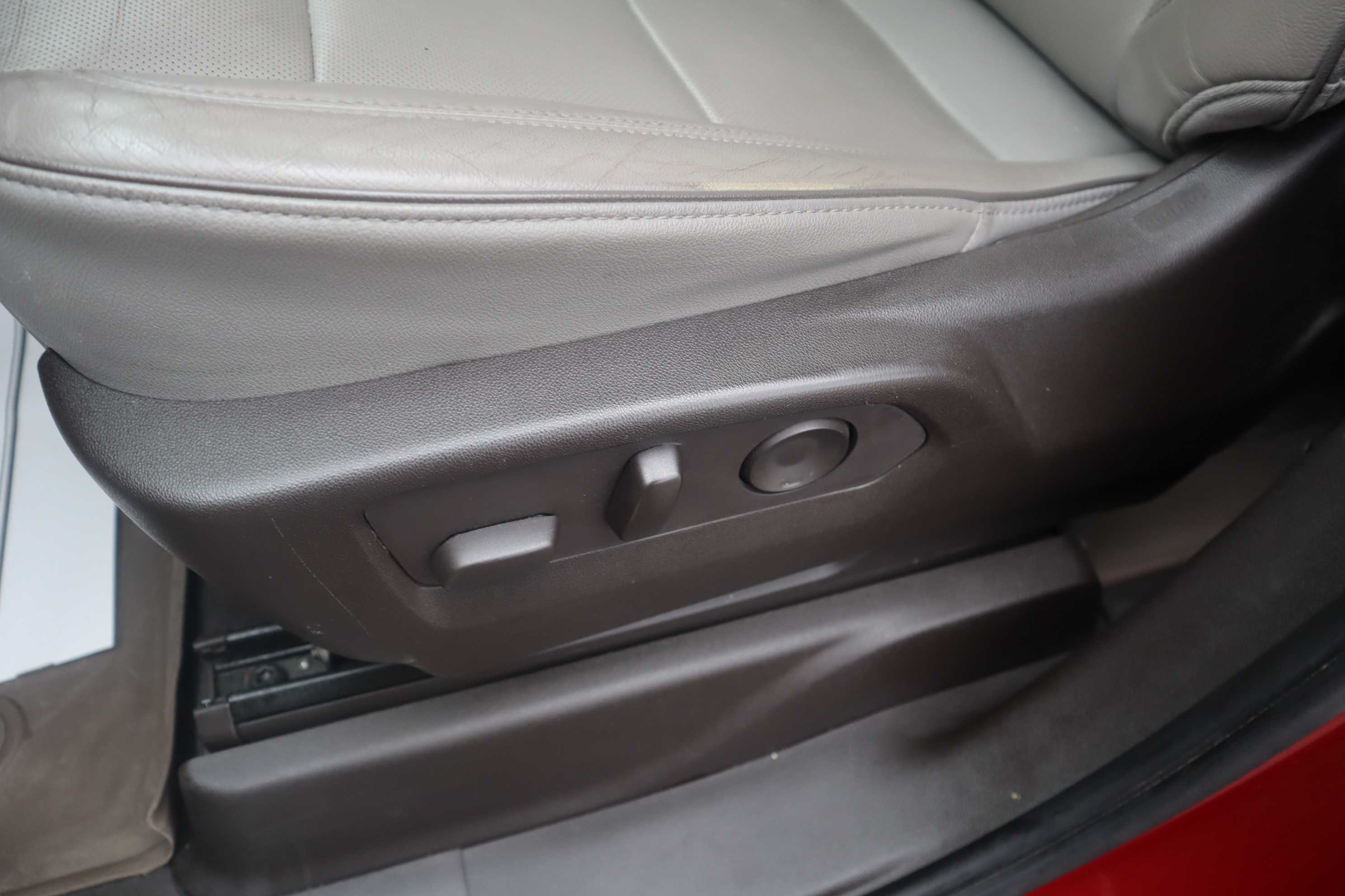 RED, 2021 GMC YUKON Thumnail Image 11