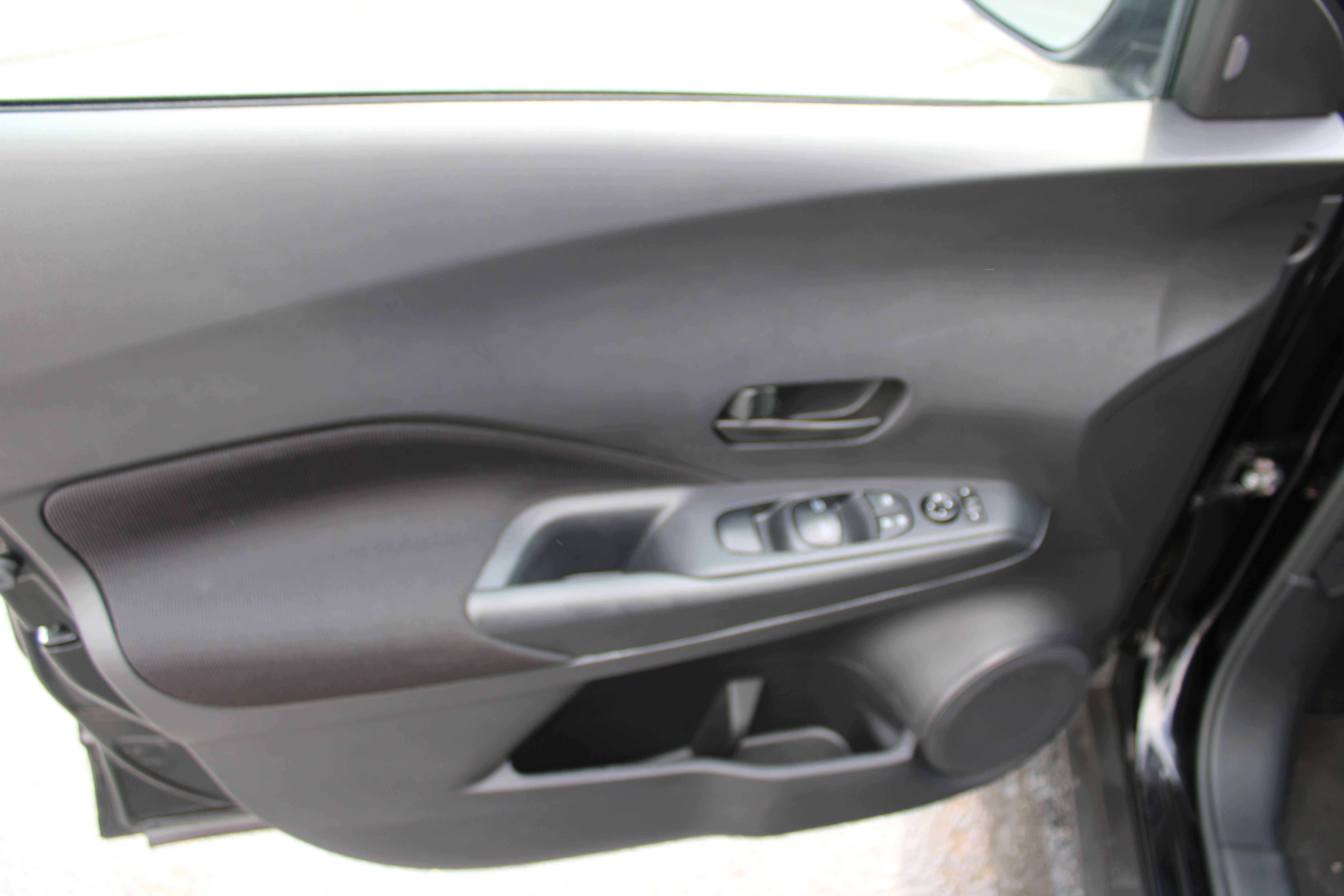 BLACK, 2024 NISSAN KICKS Thumnail Image 9