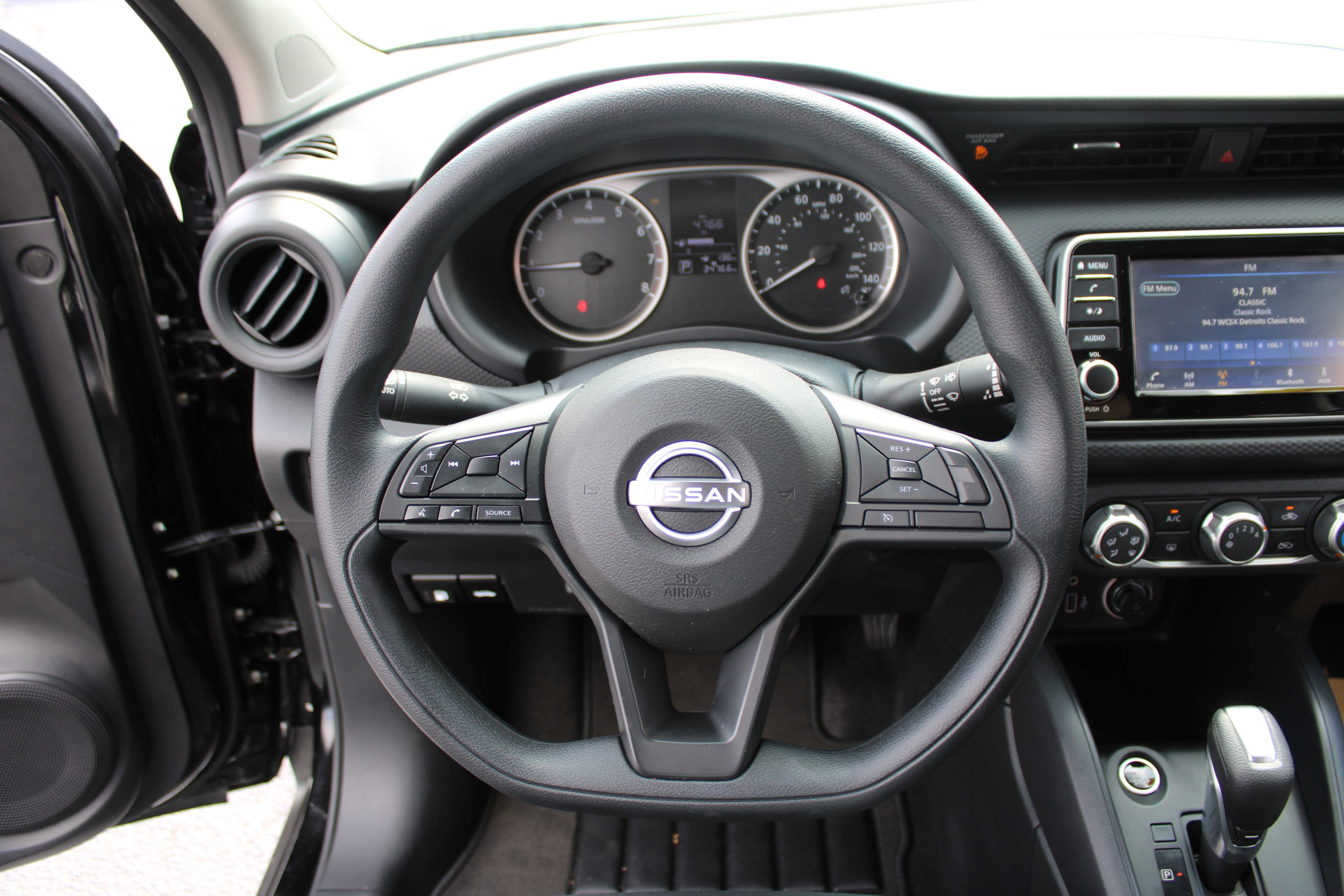 BLACK, 2024 NISSAN KICKS Thumnail Image 12