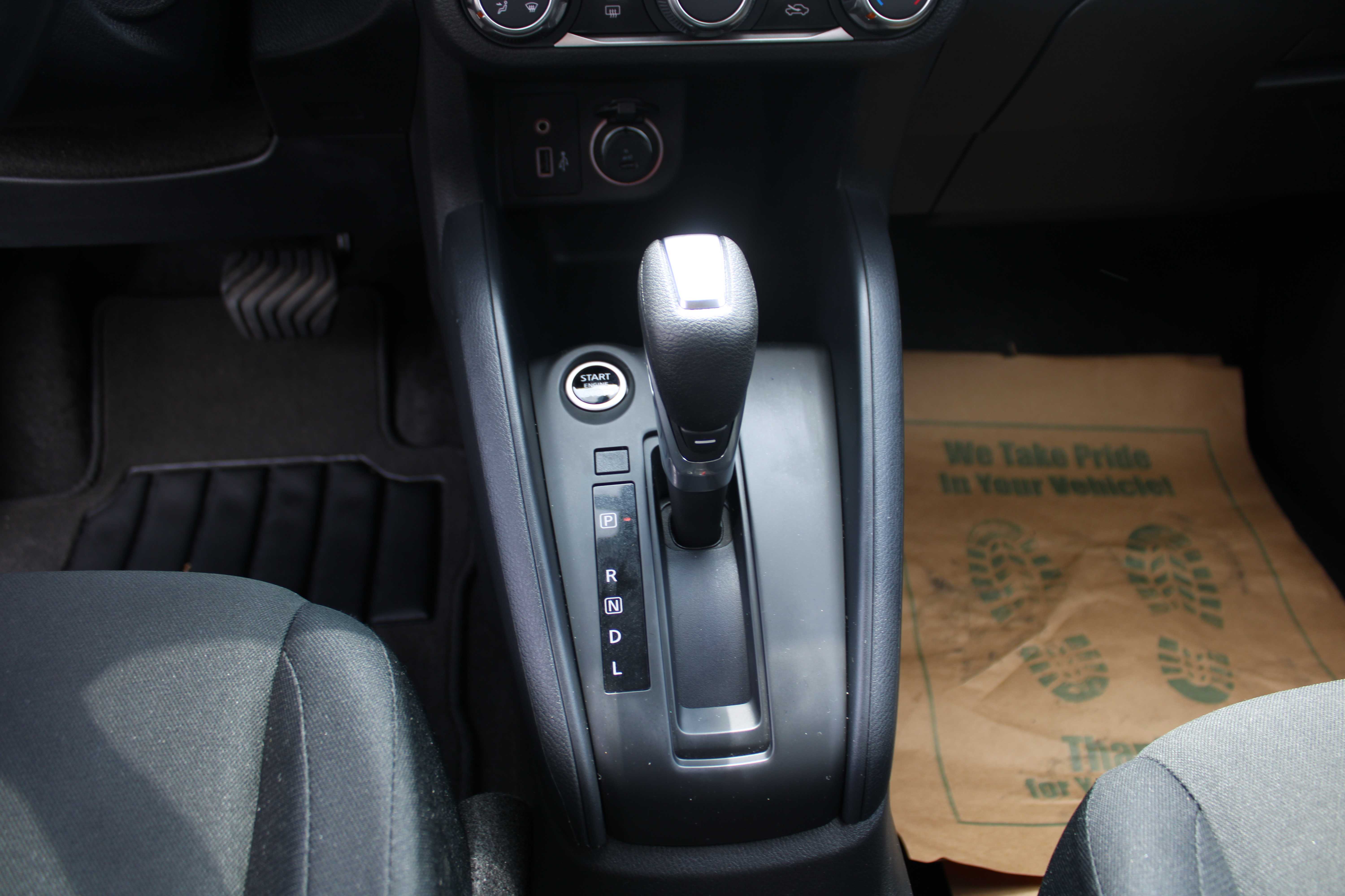 BLACK, 2024 NISSAN KICKS Thumnail Image 13