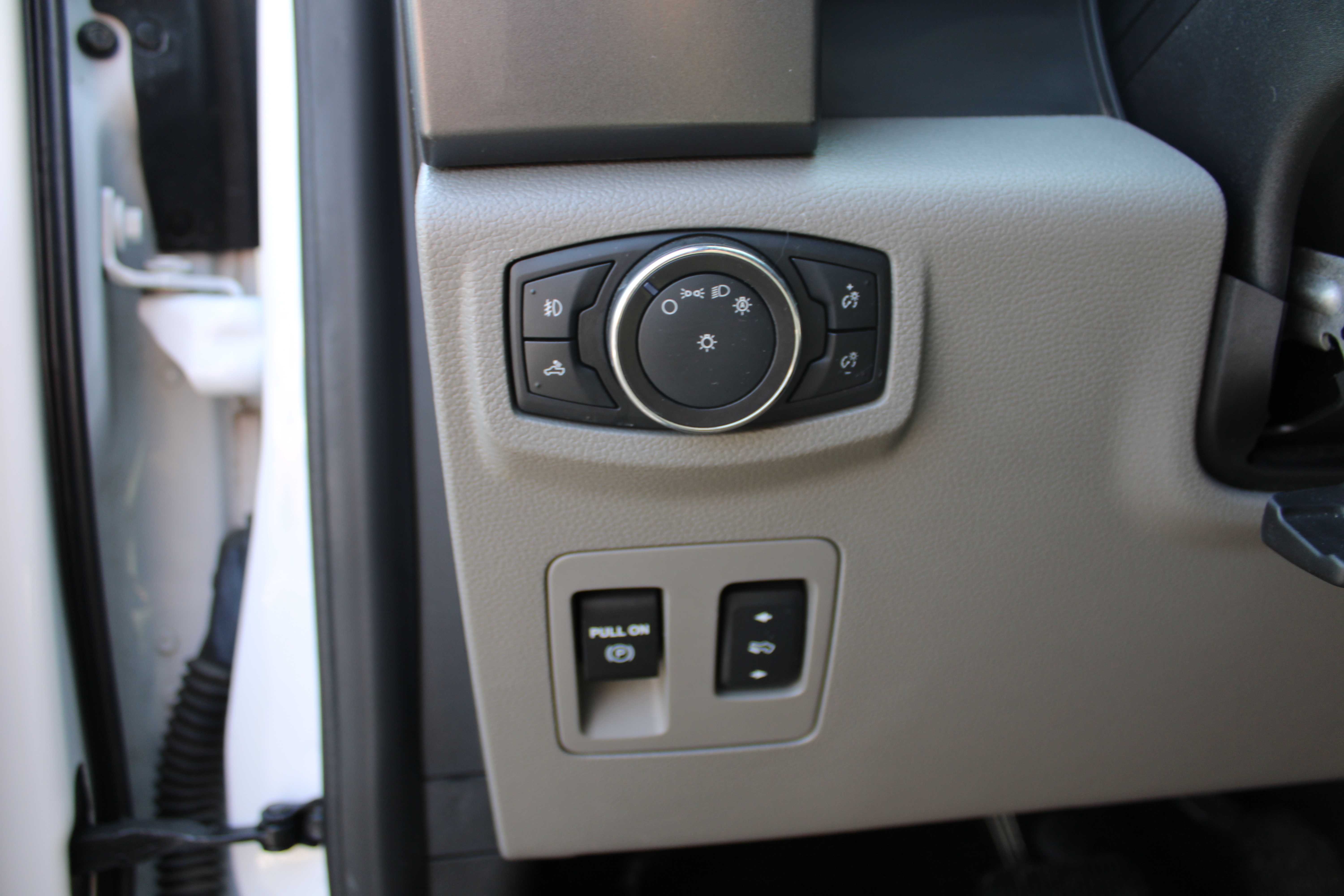 WHITE, 2018 FORD F150 SUPER CAB Thumnail Image 16