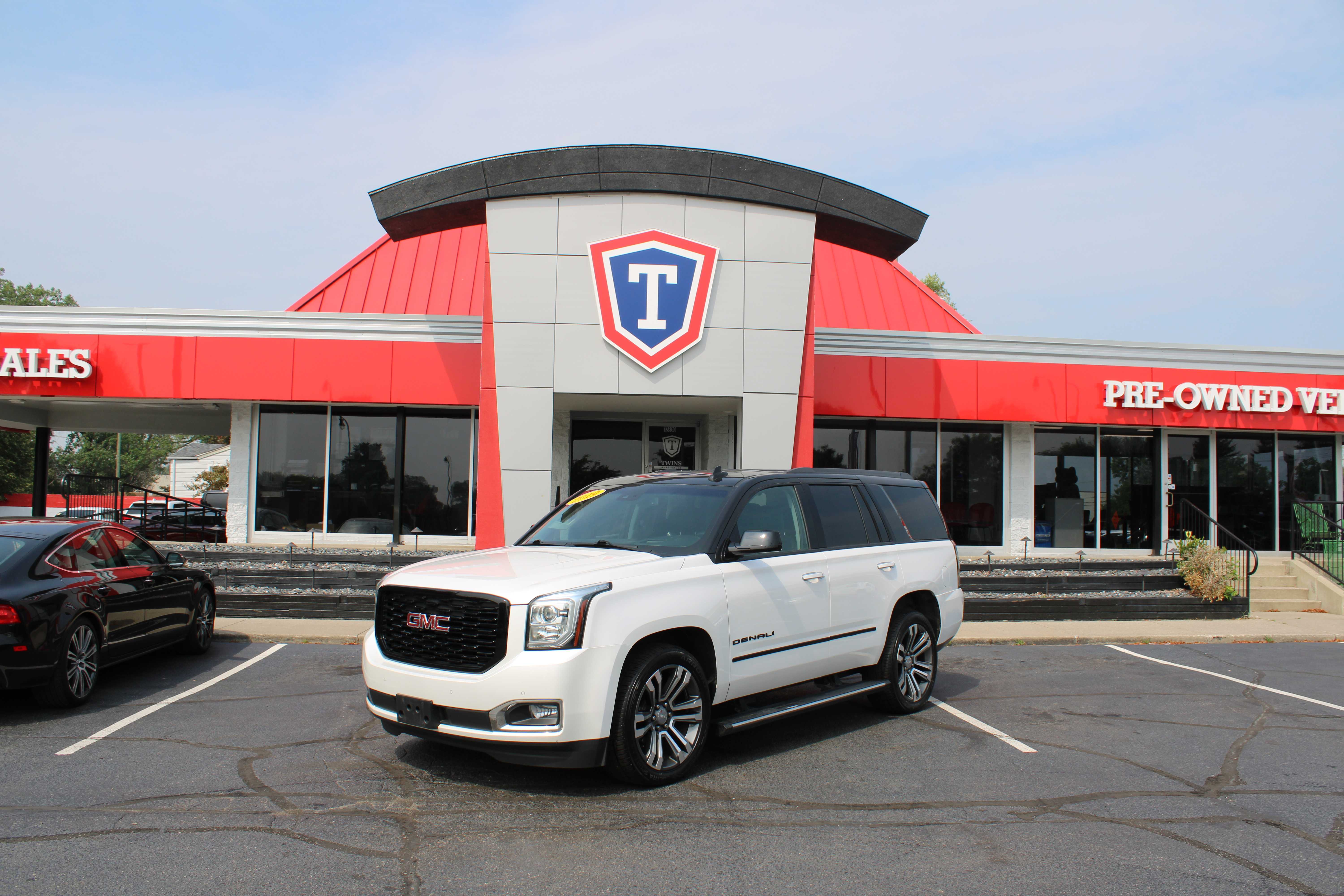 WHITE, 2019 GMC YUKON Thumnail Image 1