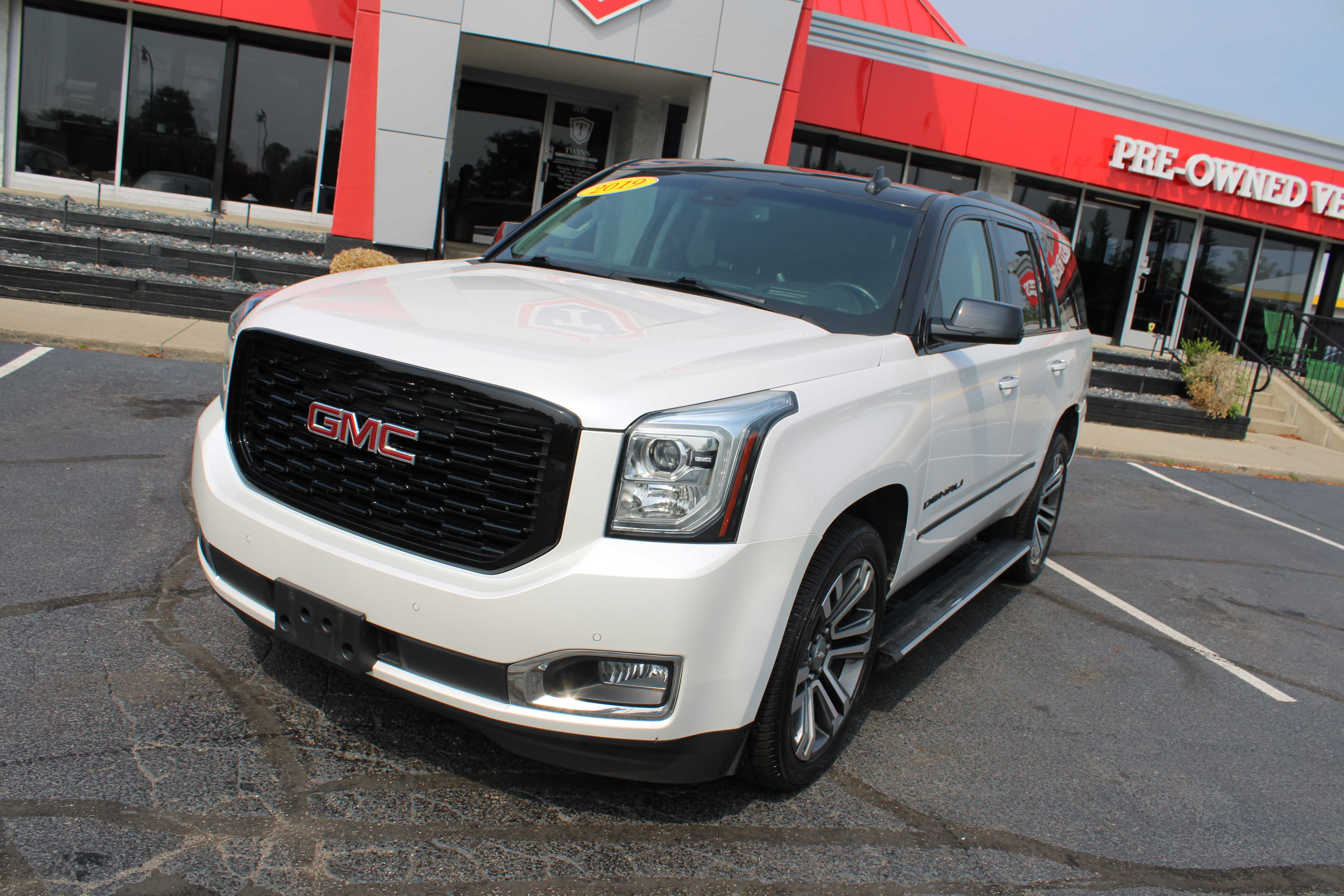 WHITE, 2019 GMC YUKON Thumnail Image 2