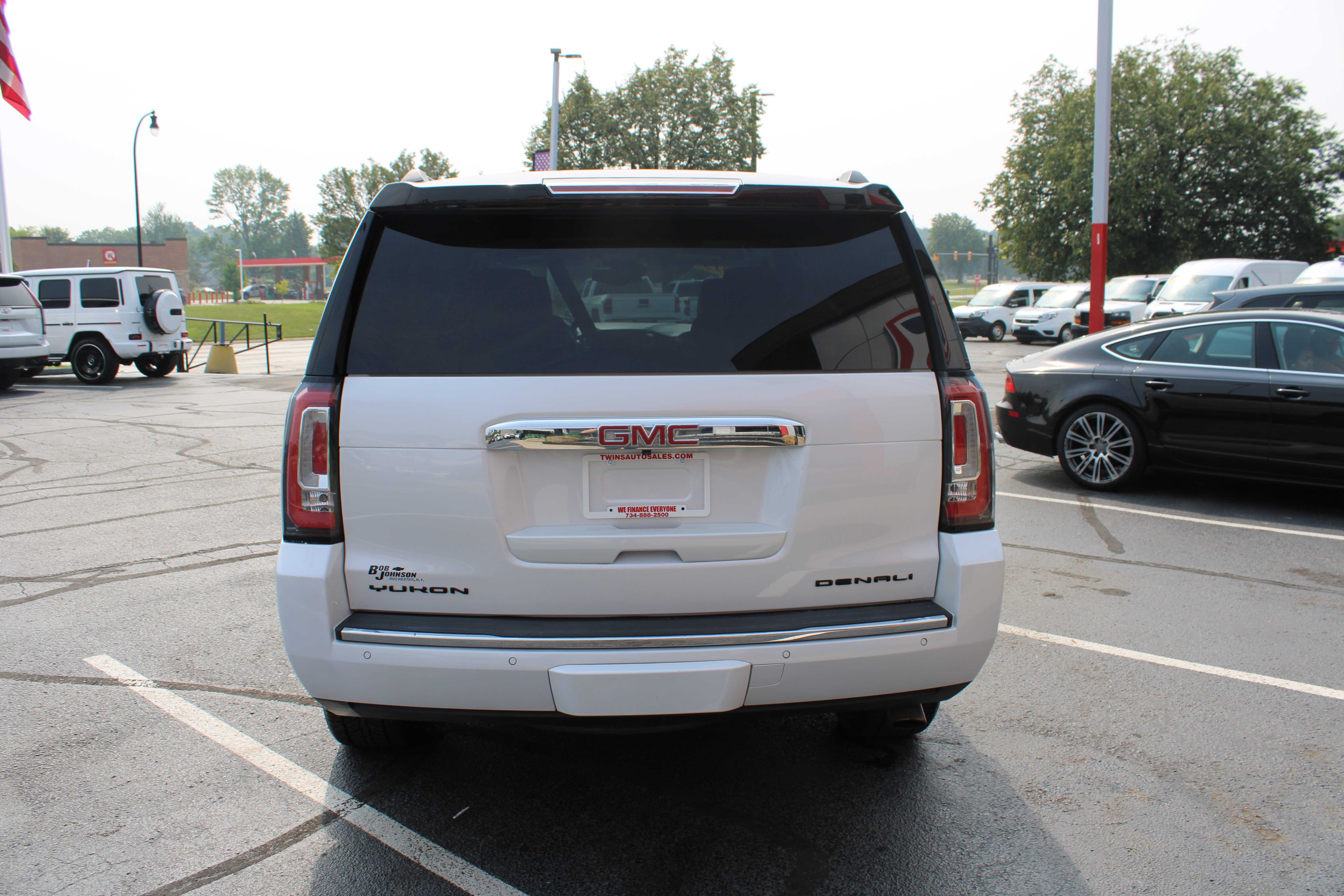 WHITE, 2019 GMC YUKON Thumnail Image 7