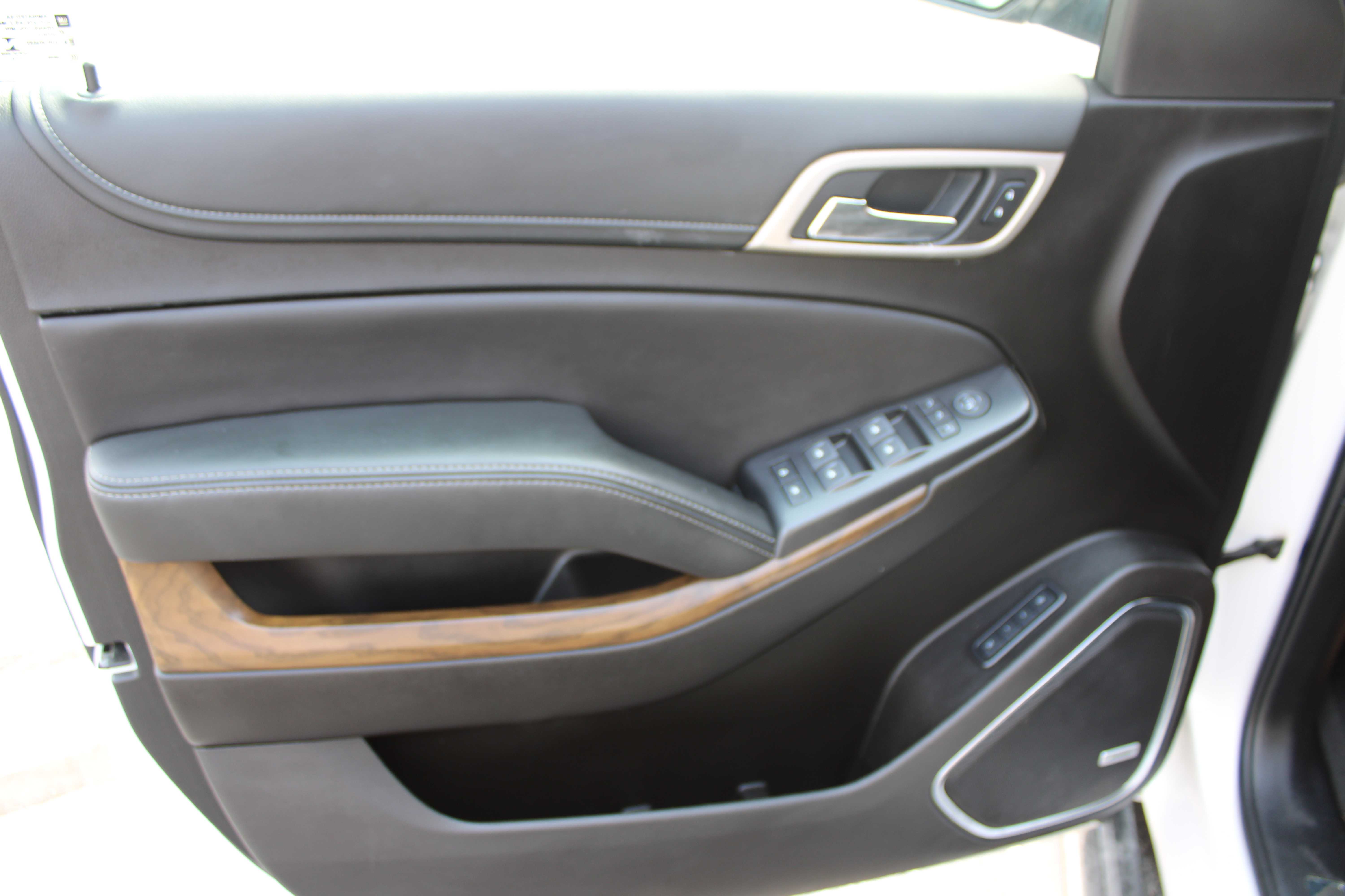 WHITE, 2019 GMC YUKON Thumnail Image 9