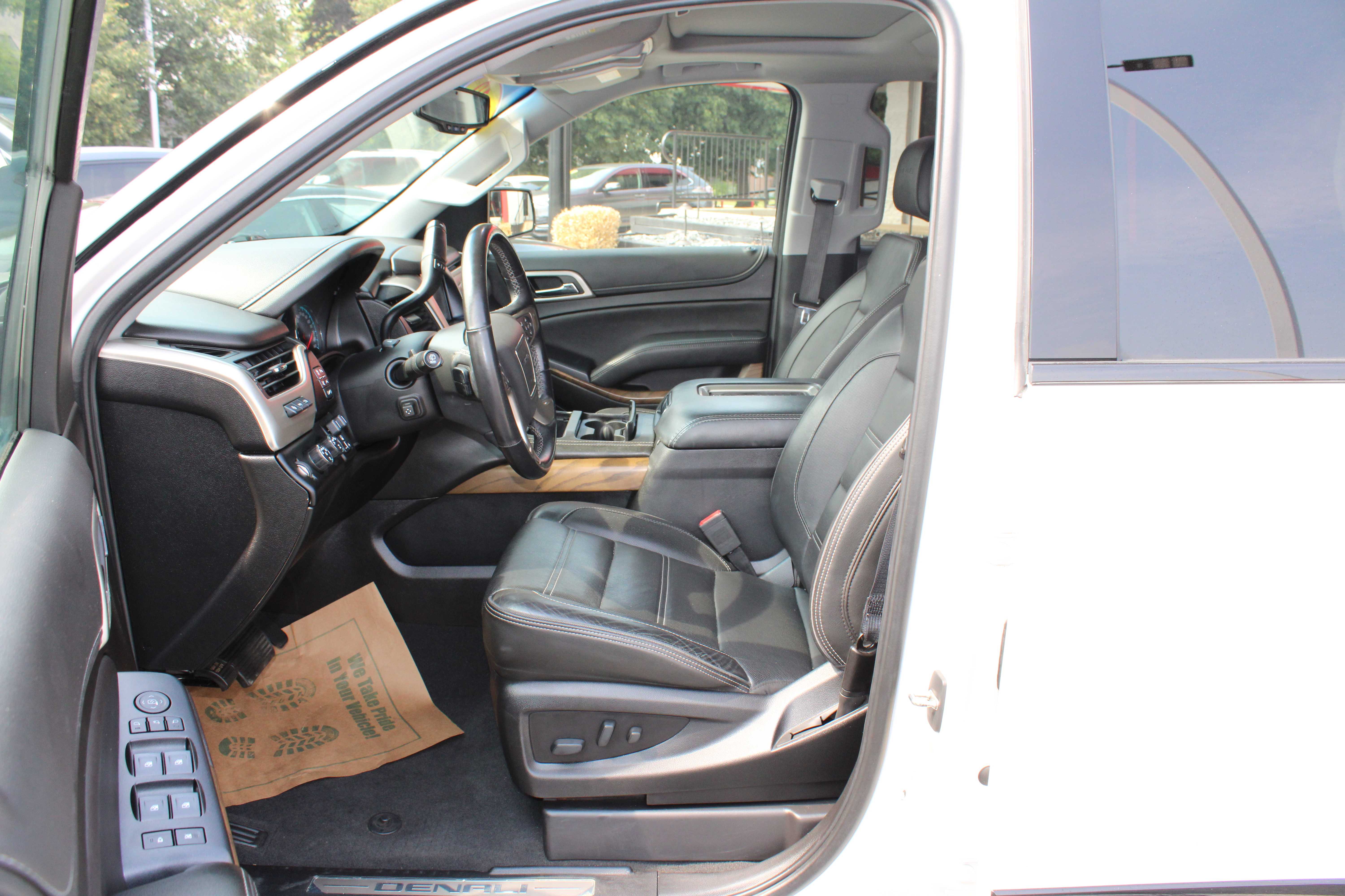 WHITE, 2019 GMC YUKON Thumnail Image 10