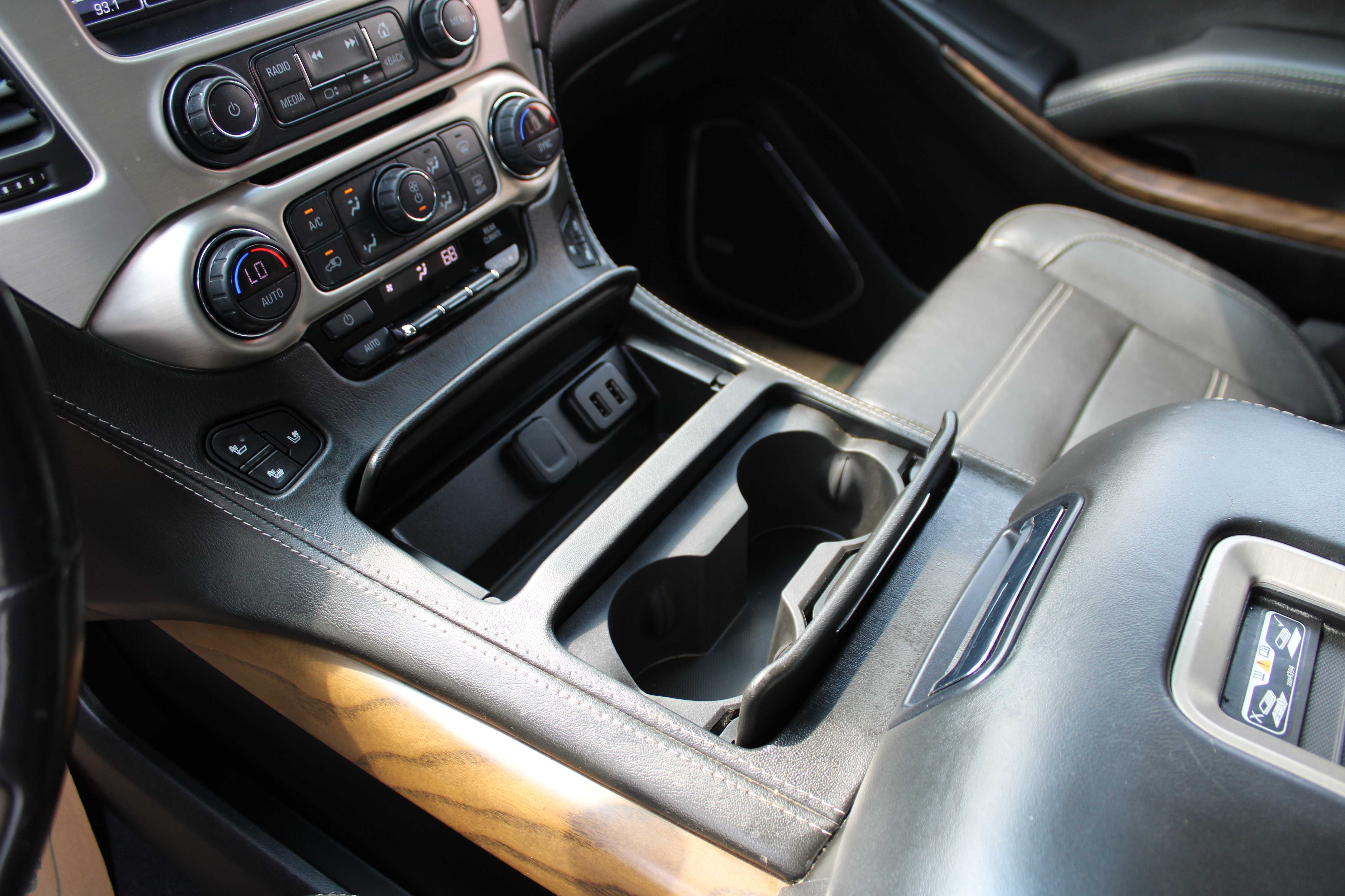 WHITE, 2019 GMC YUKON Thumnail Image 14