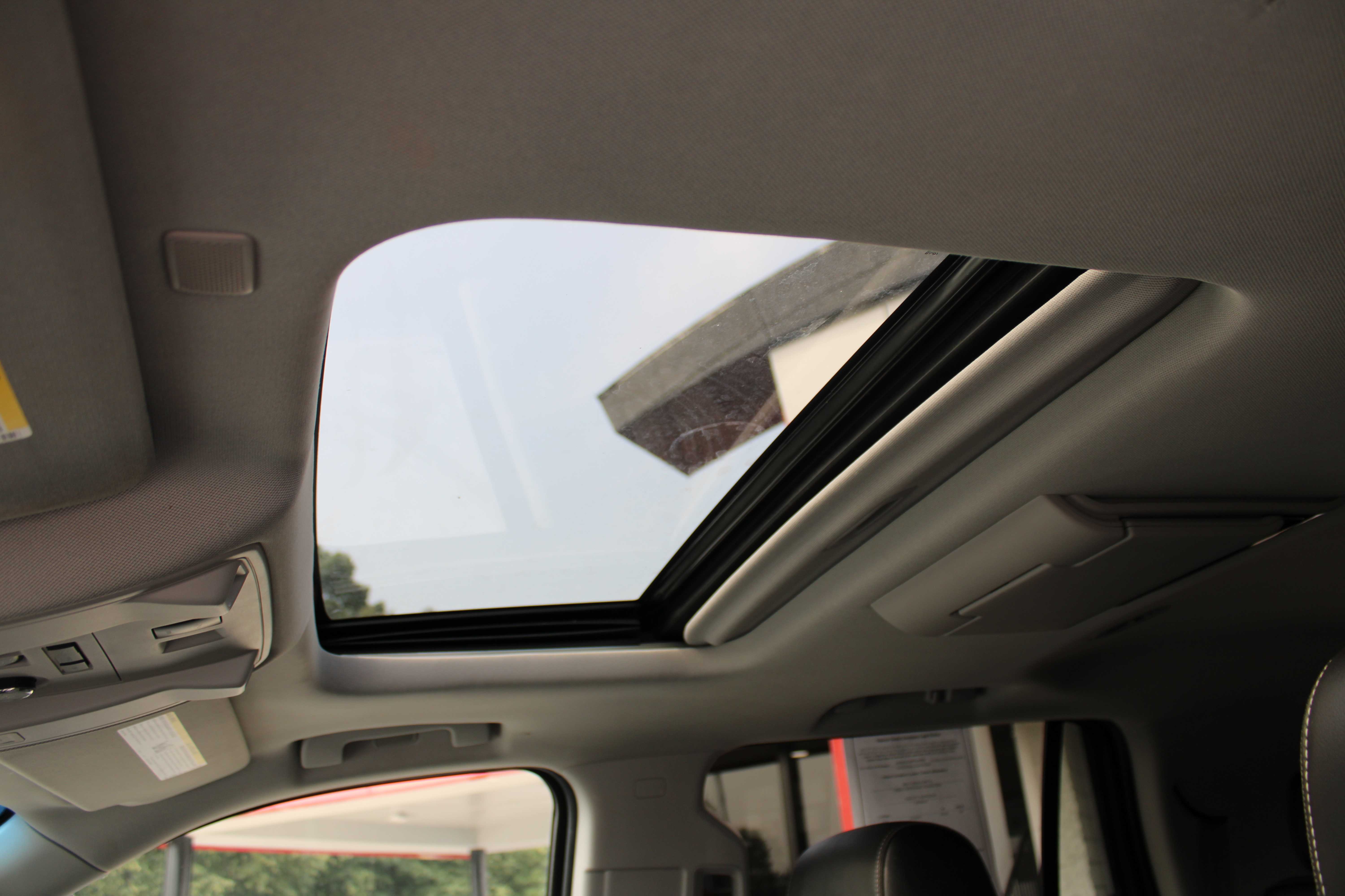 WHITE, 2019 GMC YUKON Thumnail Image 19