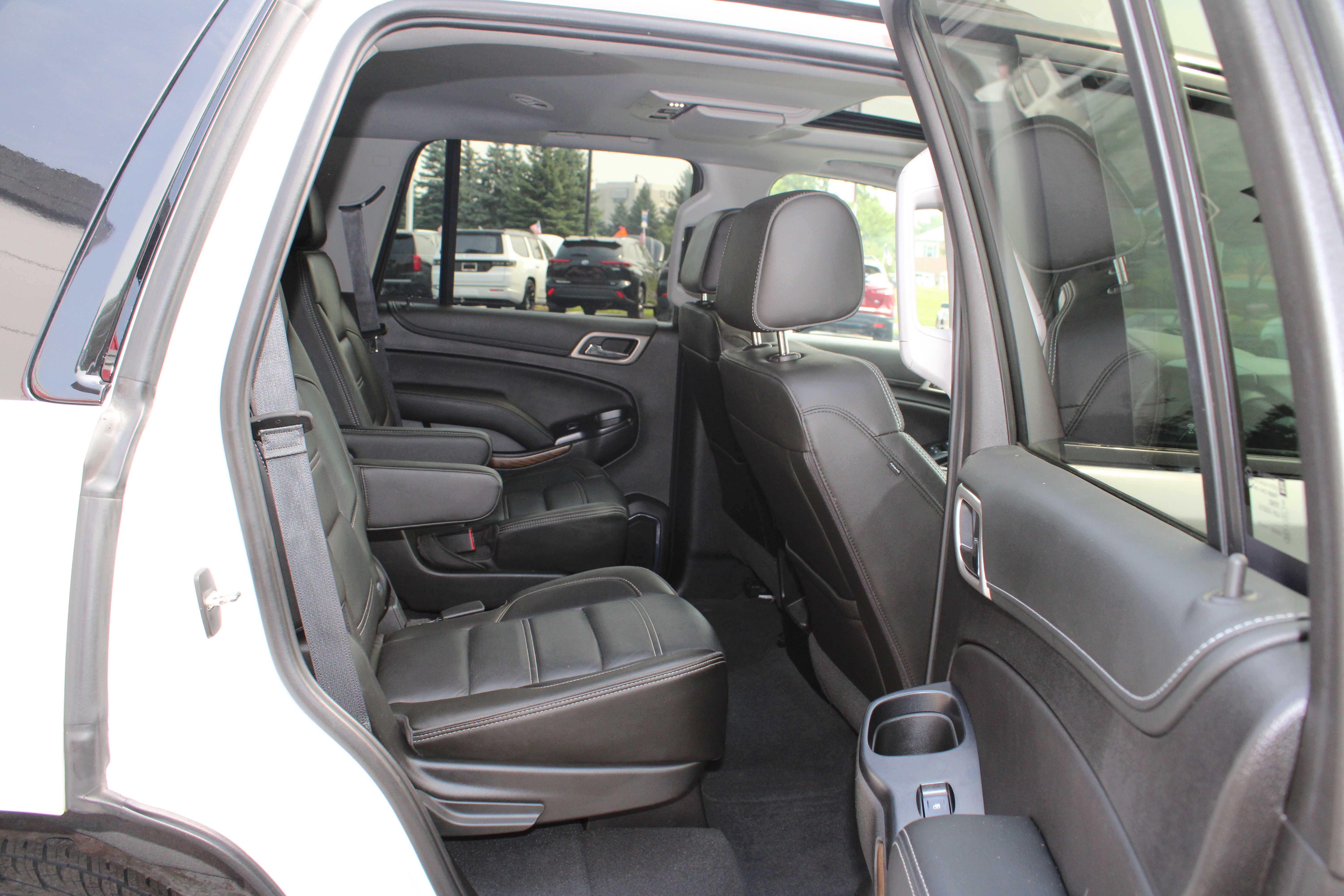 WHITE, 2019 GMC YUKON Thumnail Image 25