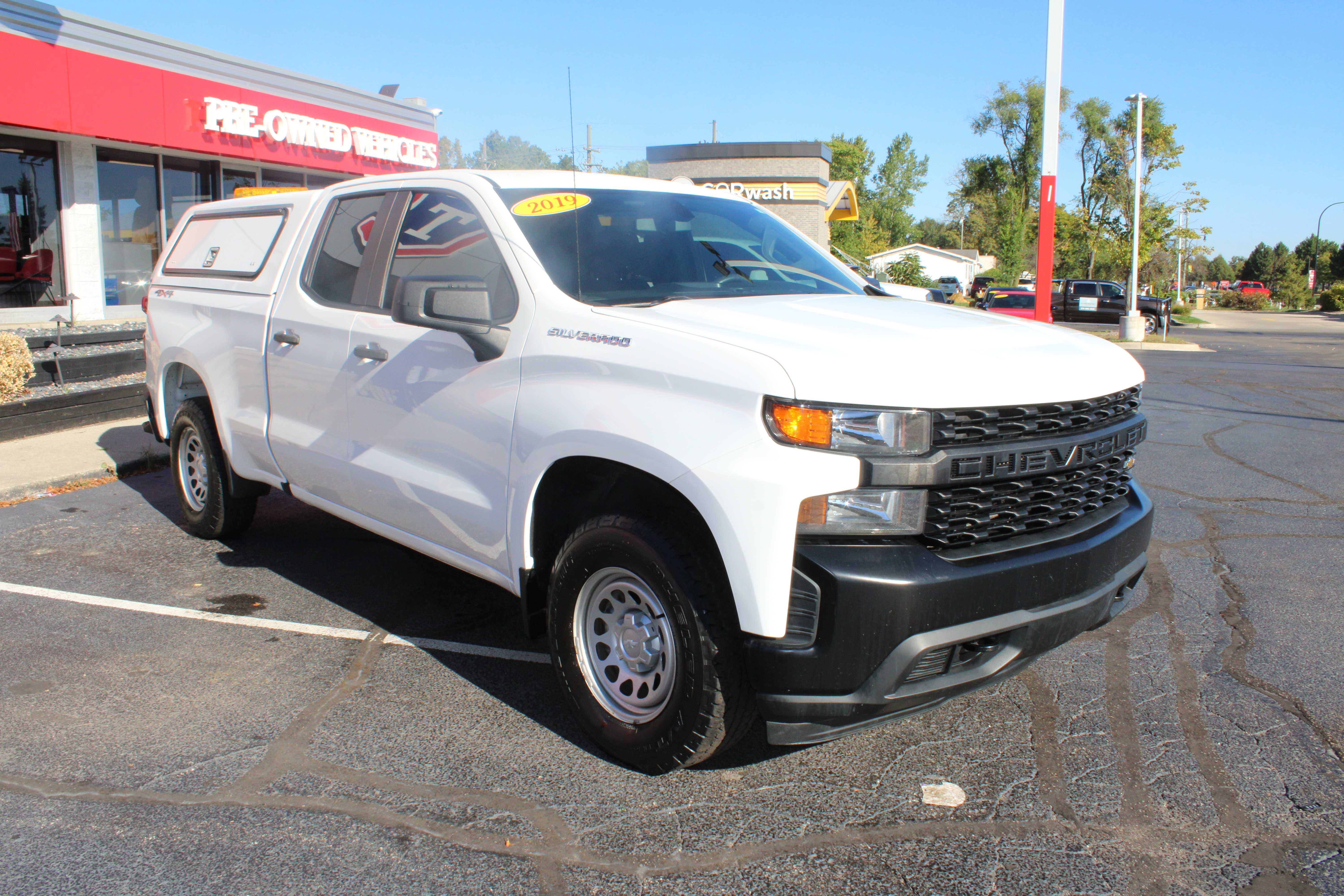 WHITE, 2019 CHEVROLET SILVERADO 1500 DOUBLE CAB Thumnail Image 4
