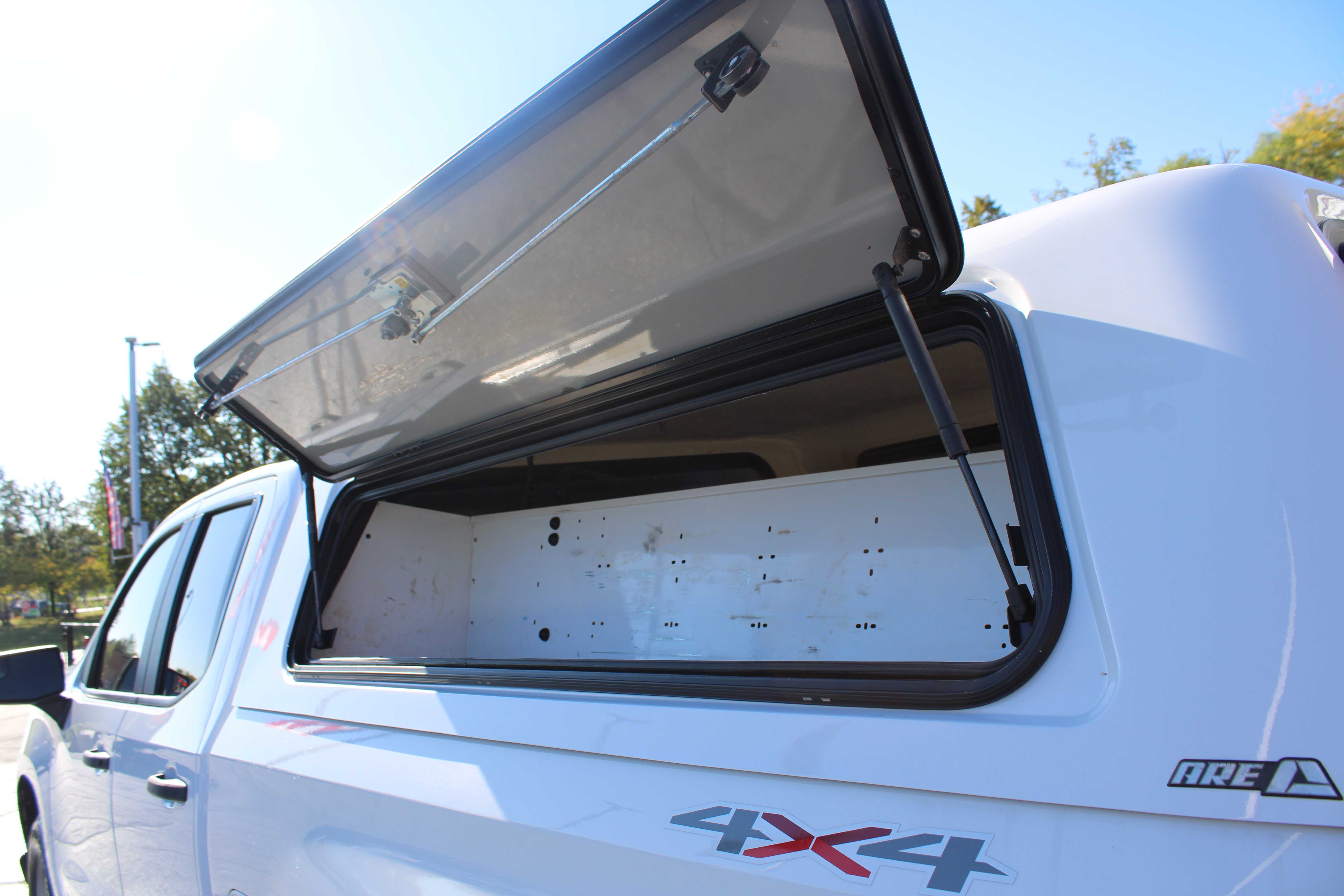 WHITE, 2019 CHEVROLET SILVERADO 1500 DOUBLE CAB Thumnail Image 9