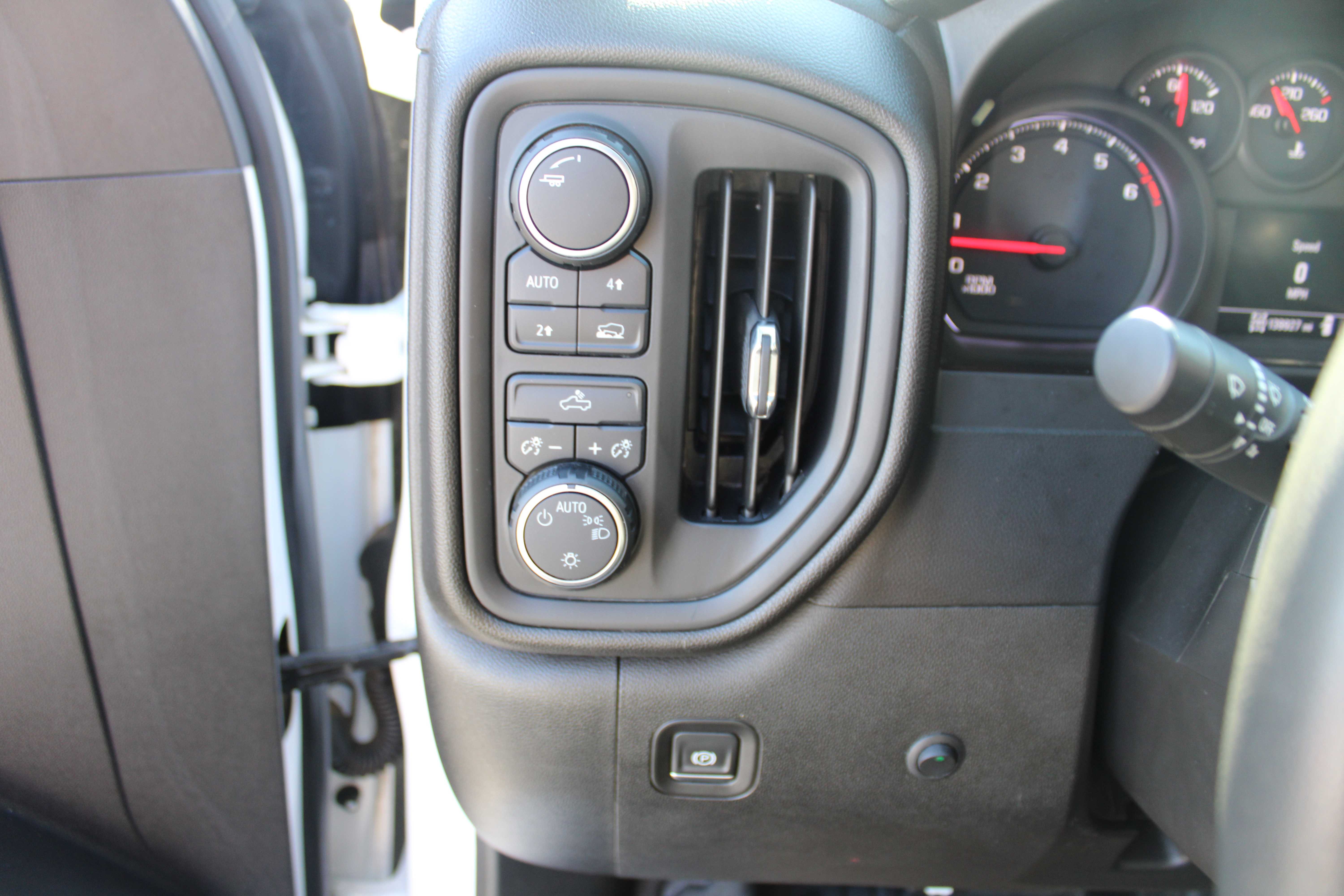 WHITE, 2019 CHEVROLET SILVERADO 1500 DOUBLE CAB Thumnail Image 14