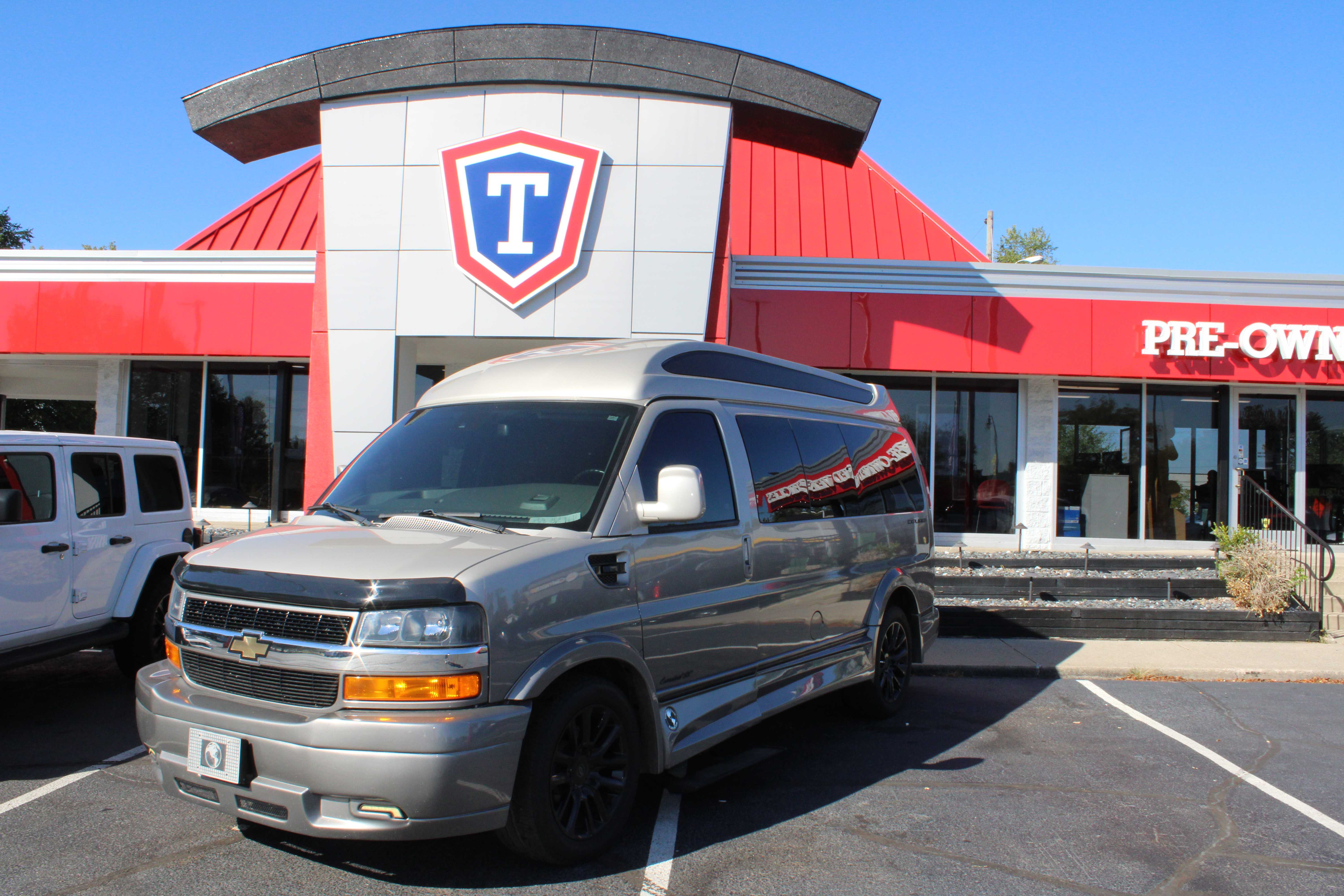 GOLD, 2021 CHEVROLET EXPRESS 2500 PASSENGER Thumnail Image 1