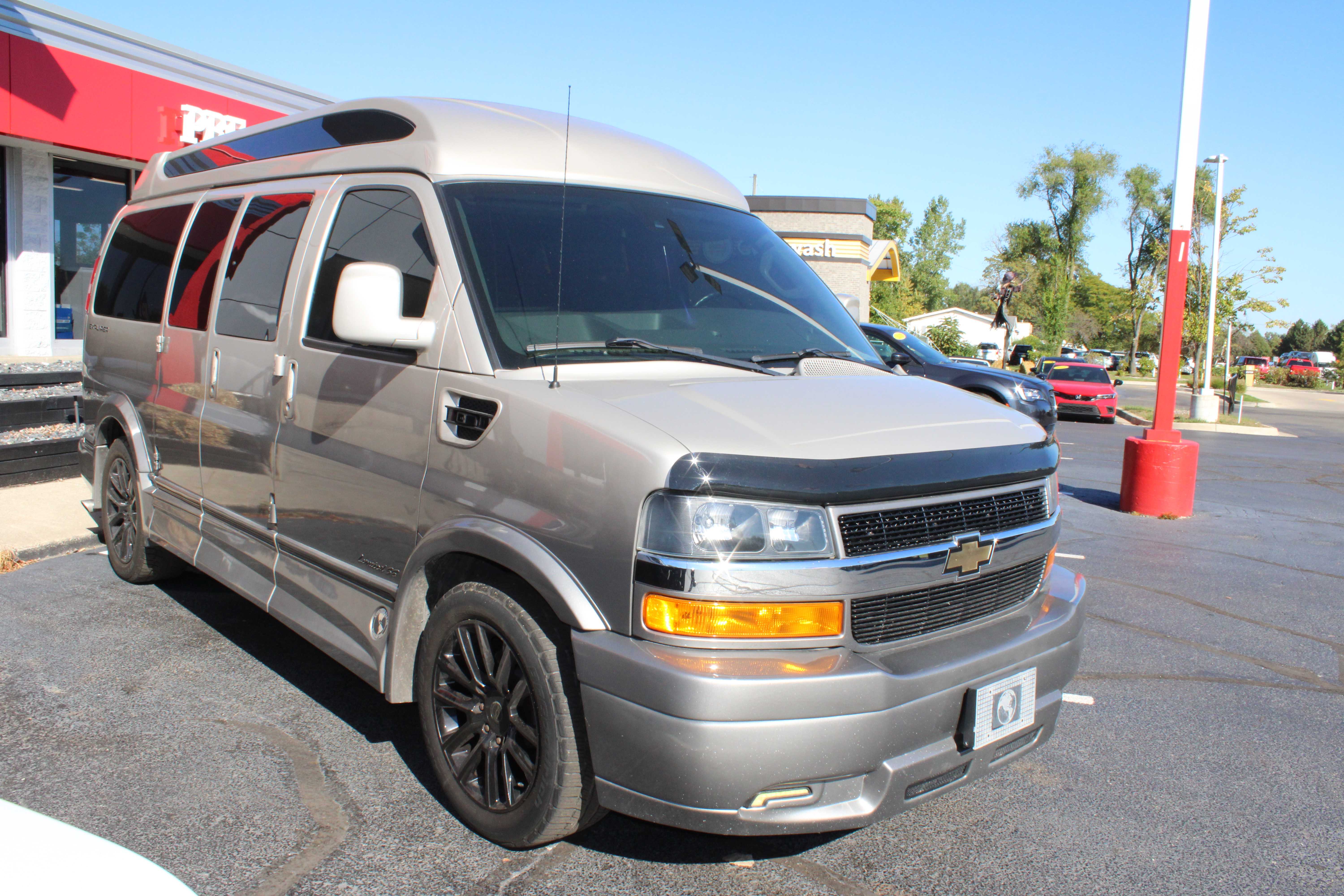 GOLD, 2021 CHEVROLET EXPRESS 2500 PASSENGER Thumnail Image 3