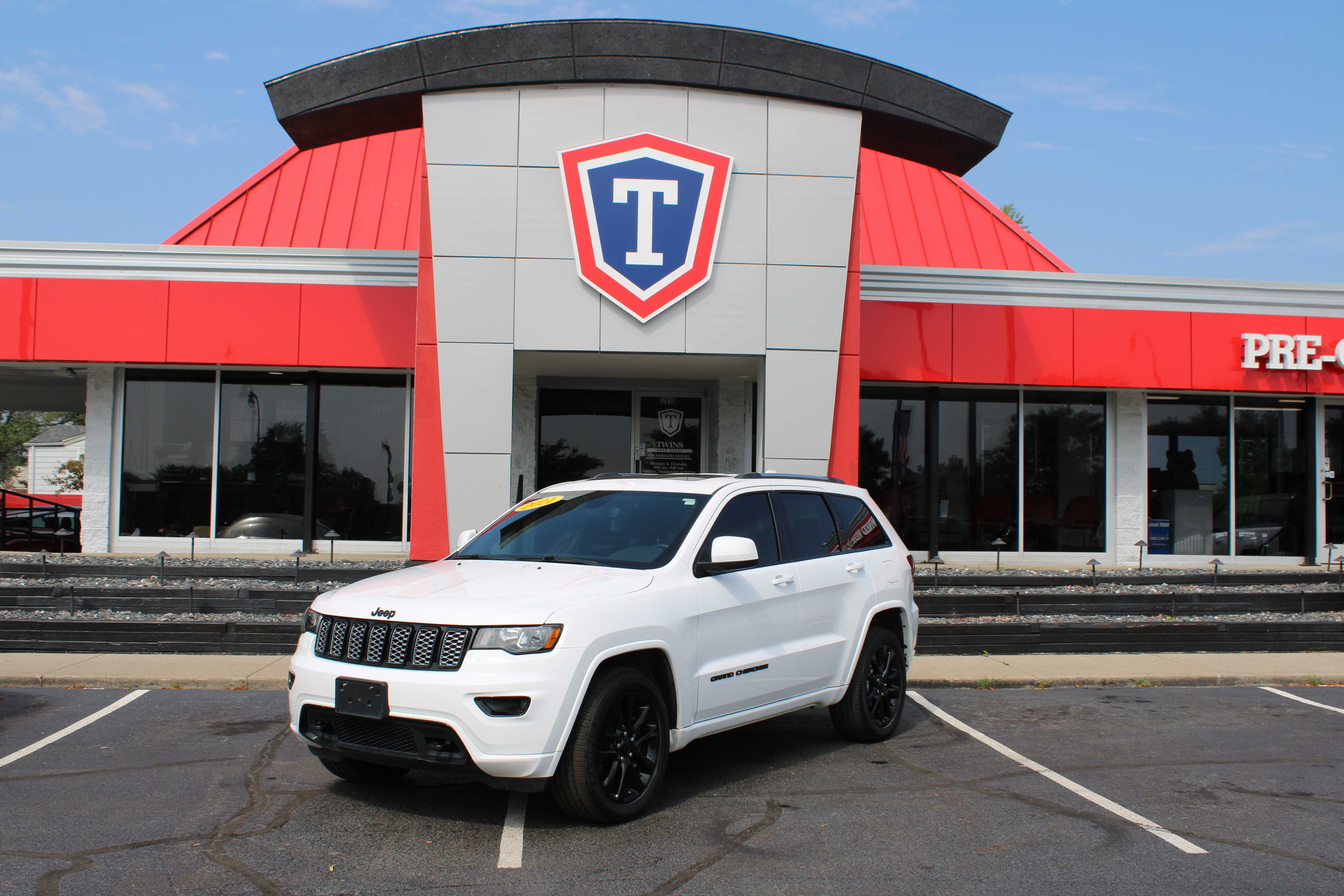 WHITE, 2021 JEEP GRAND CHEROKEE Thumnail Image 1