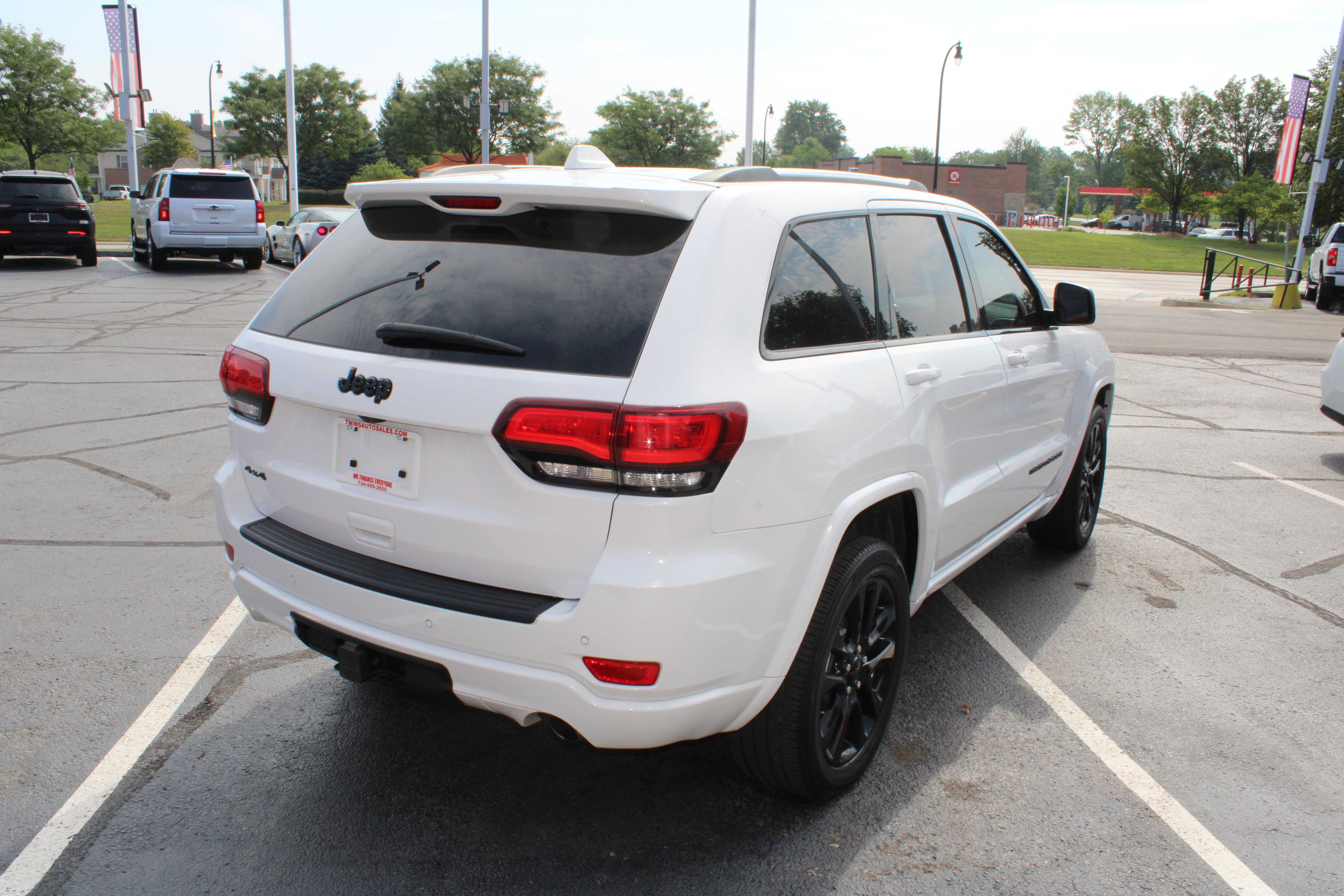WHITE, 2021 JEEP GRAND CHEROKEE Thumnail Image 6