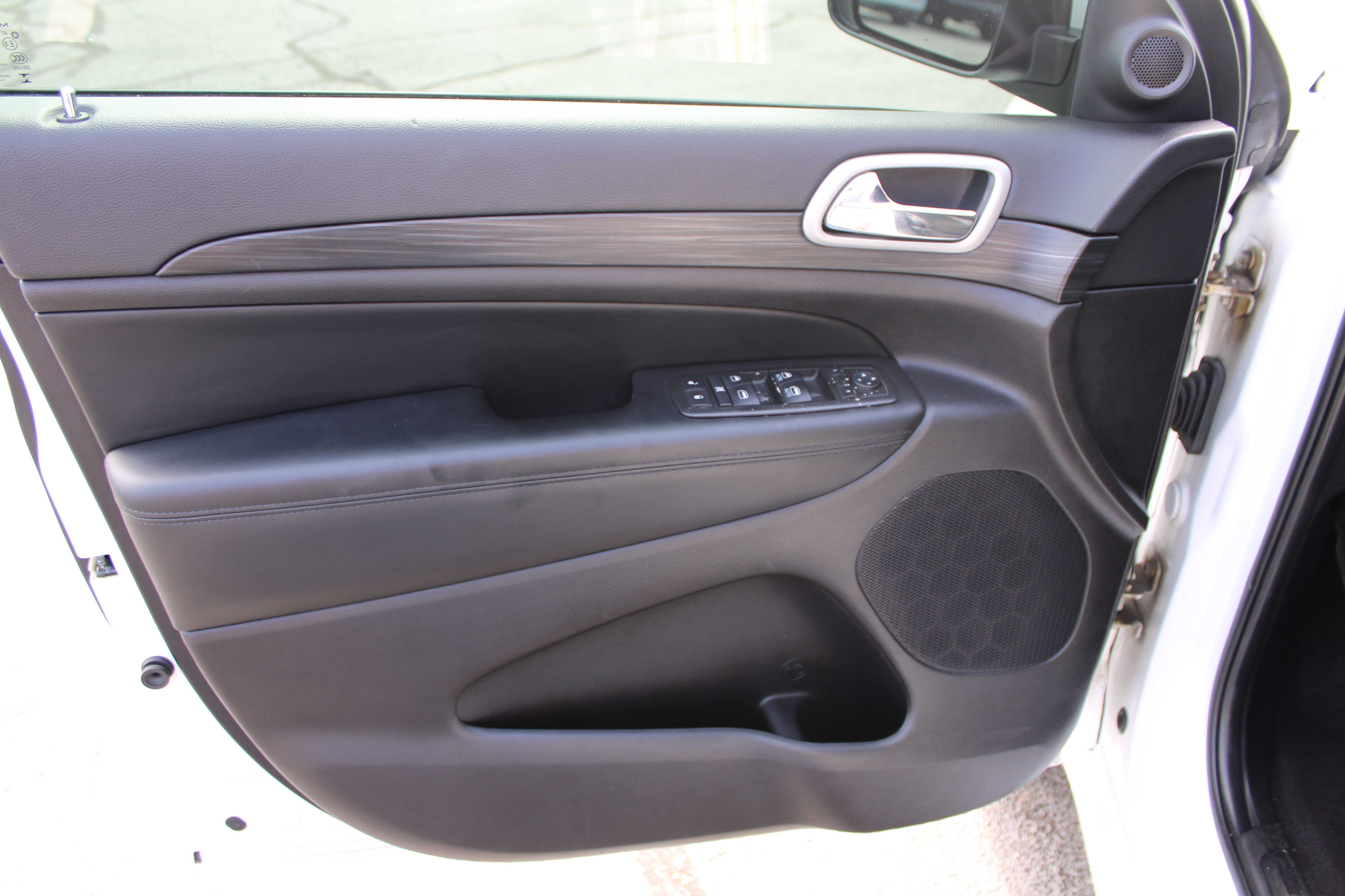 WHITE, 2021 JEEP GRAND CHEROKEE Thumnail Image 9