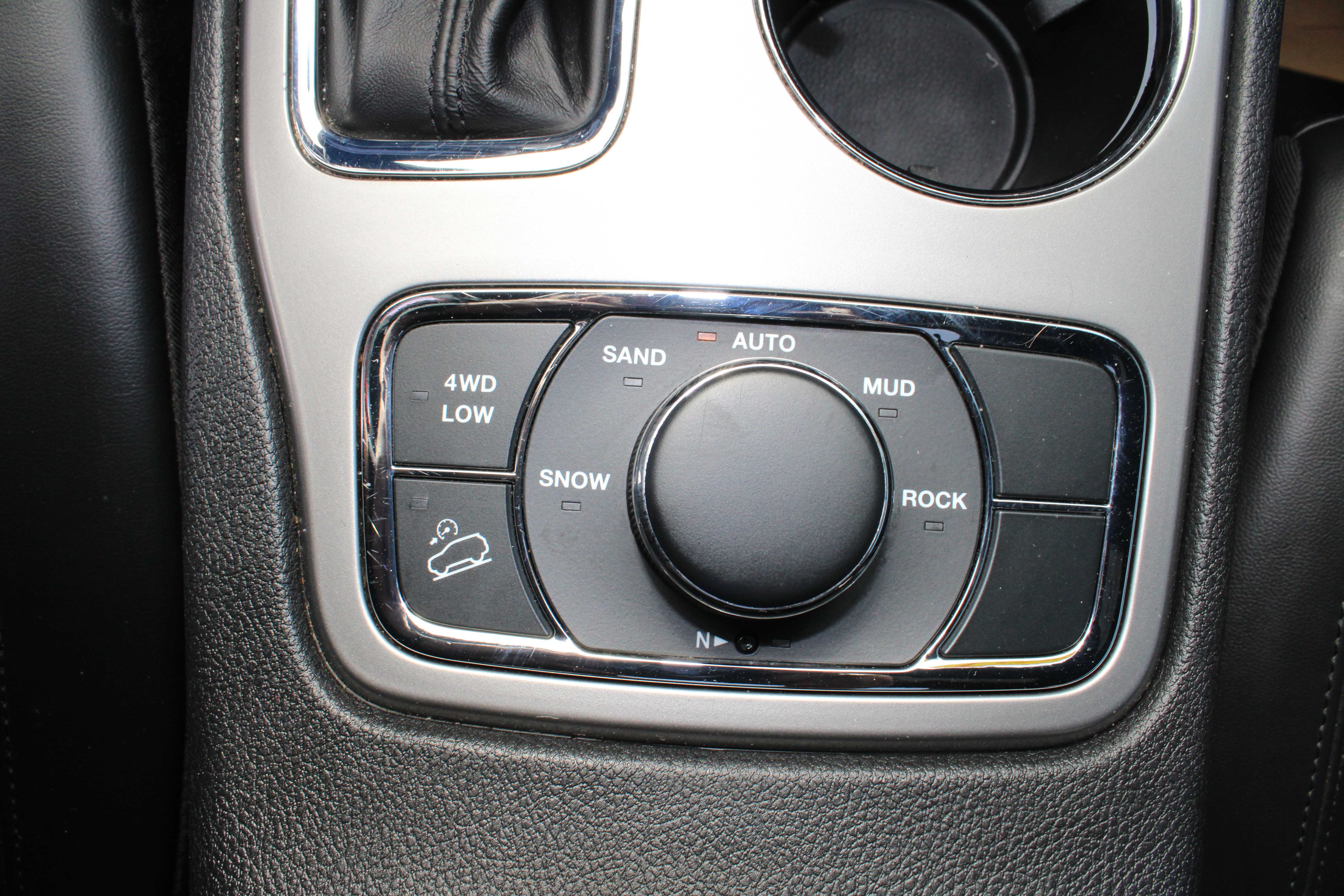 WHITE, 2021 JEEP GRAND CHEROKEE Thumnail Image 13