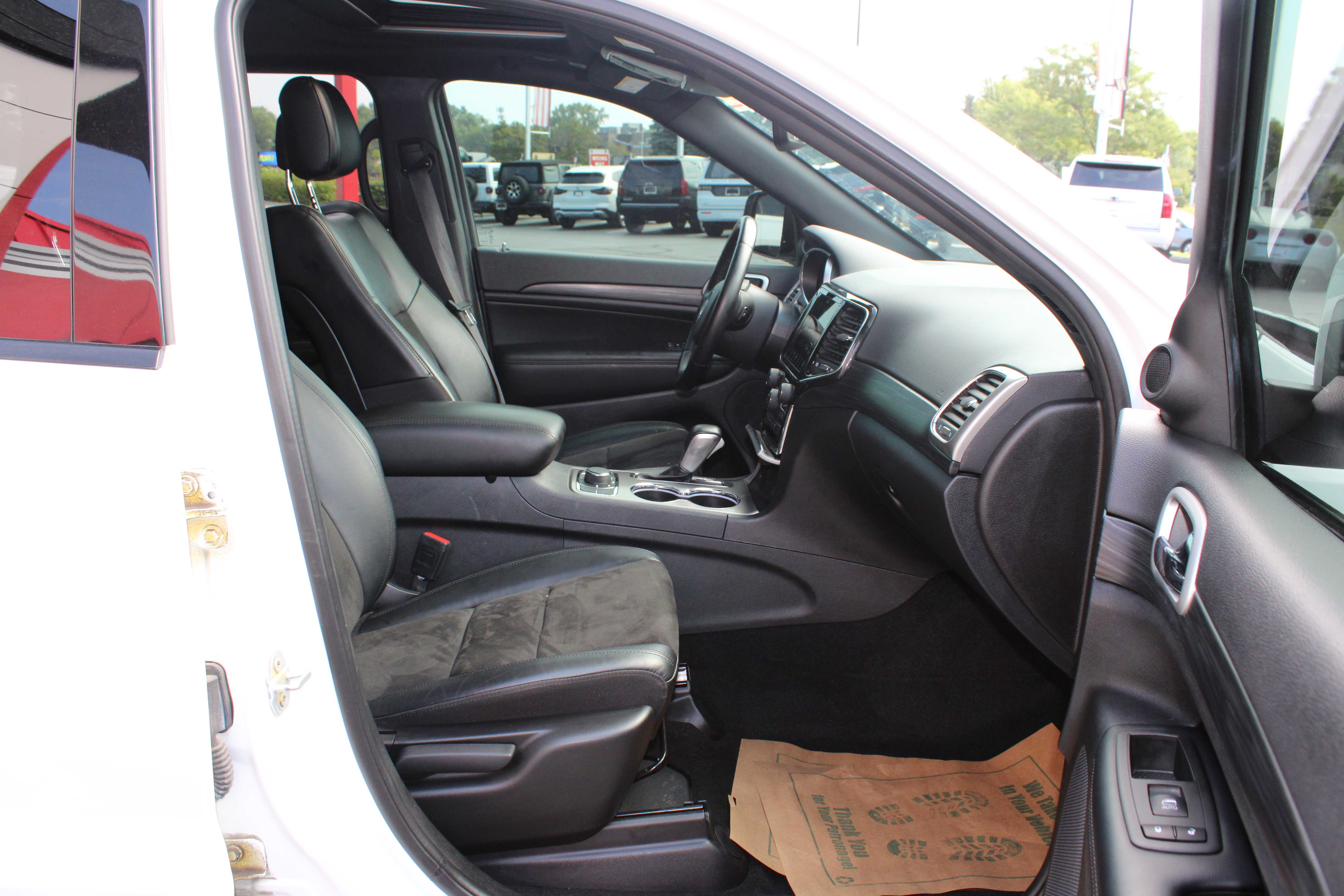 WHITE, 2021 JEEP GRAND CHEROKEE Thumnail Image 26