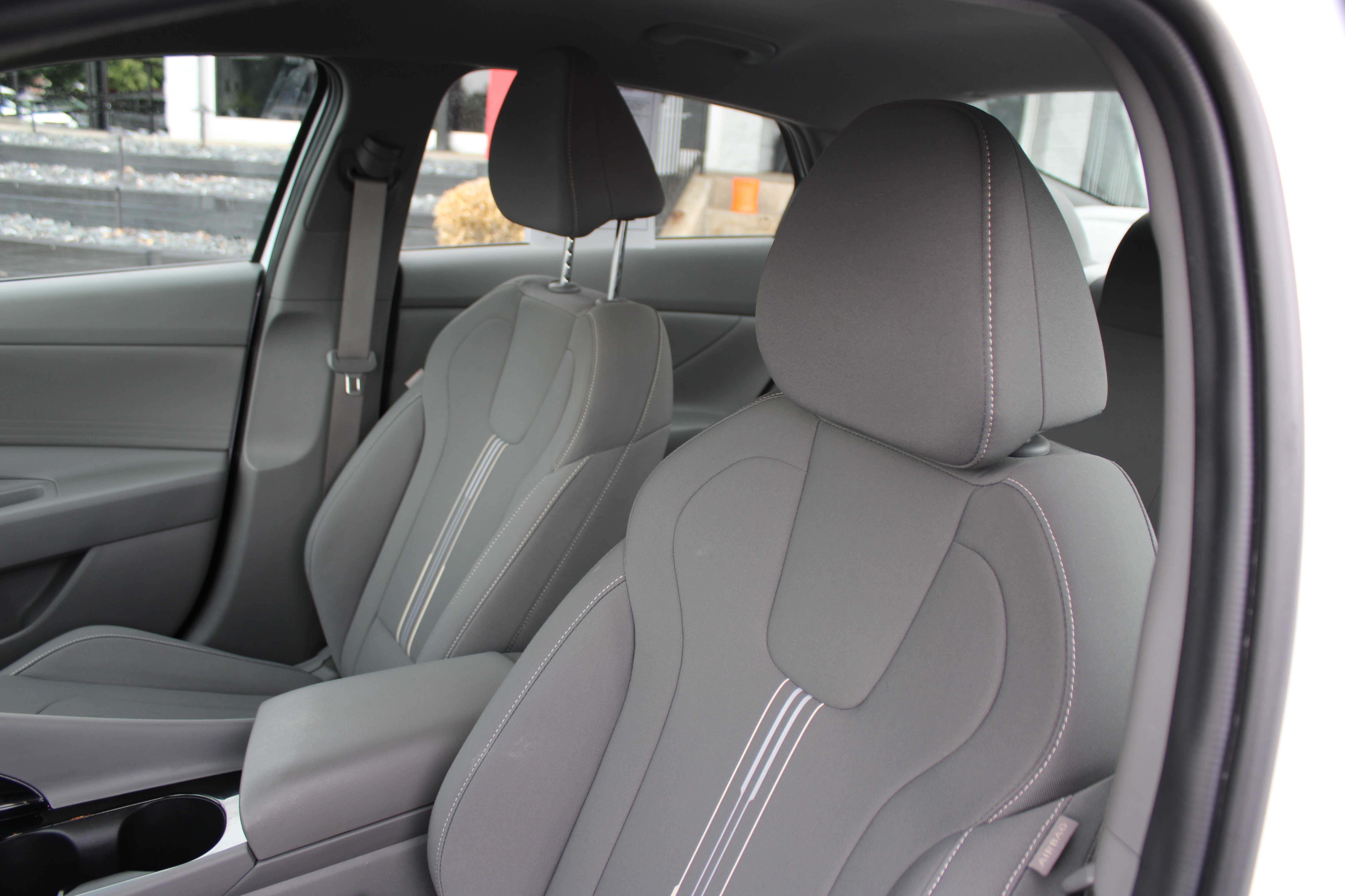 WHITE, 2024 HYUNDAI ELANTRA HYBRID Thumnail Image 15