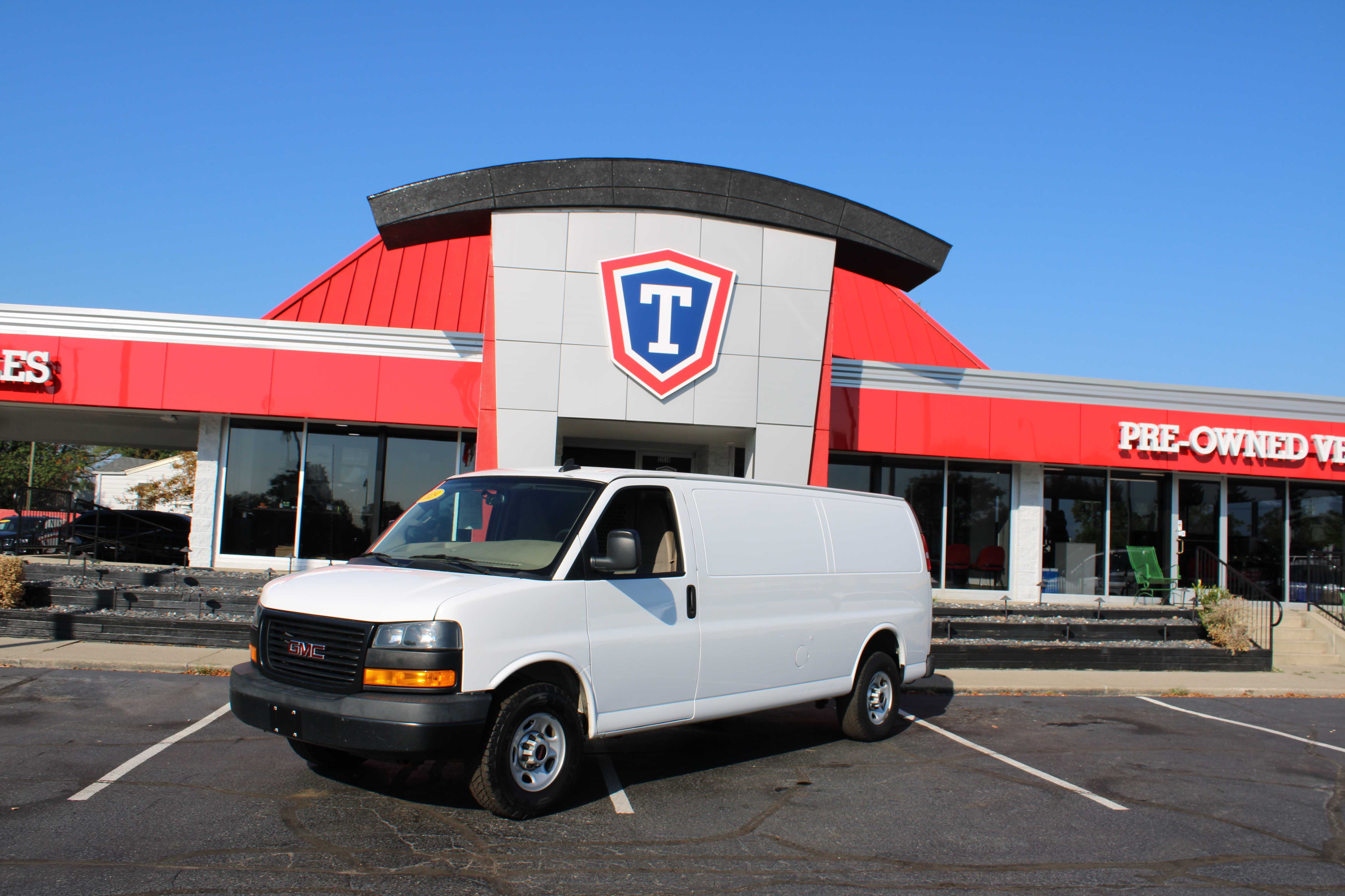 WHITE, 2019 GMC SAVANA 3500 CARGO Image 