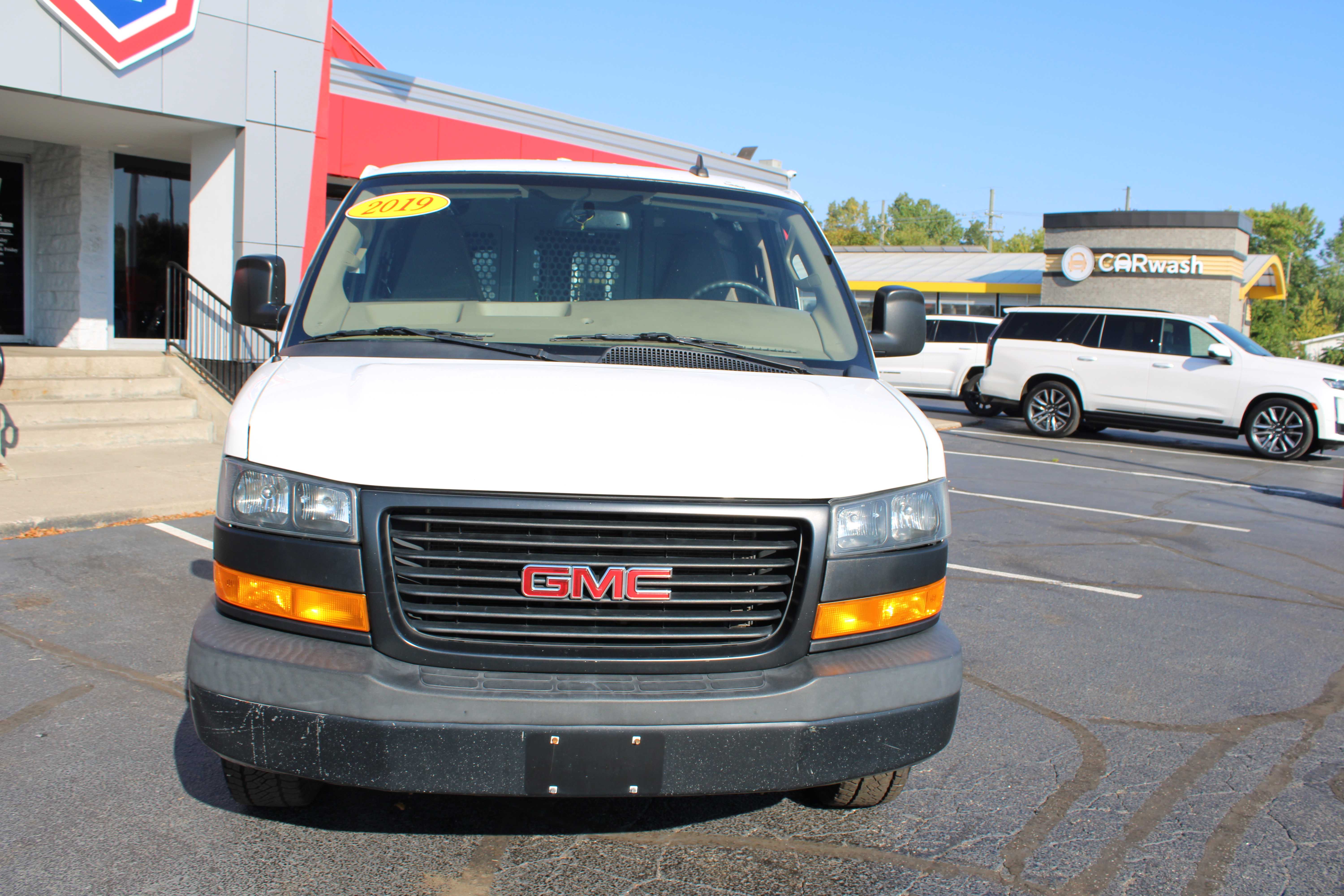WHITE, 2019 GMC SAVANA 3500 CARGO Thumnail Image 3