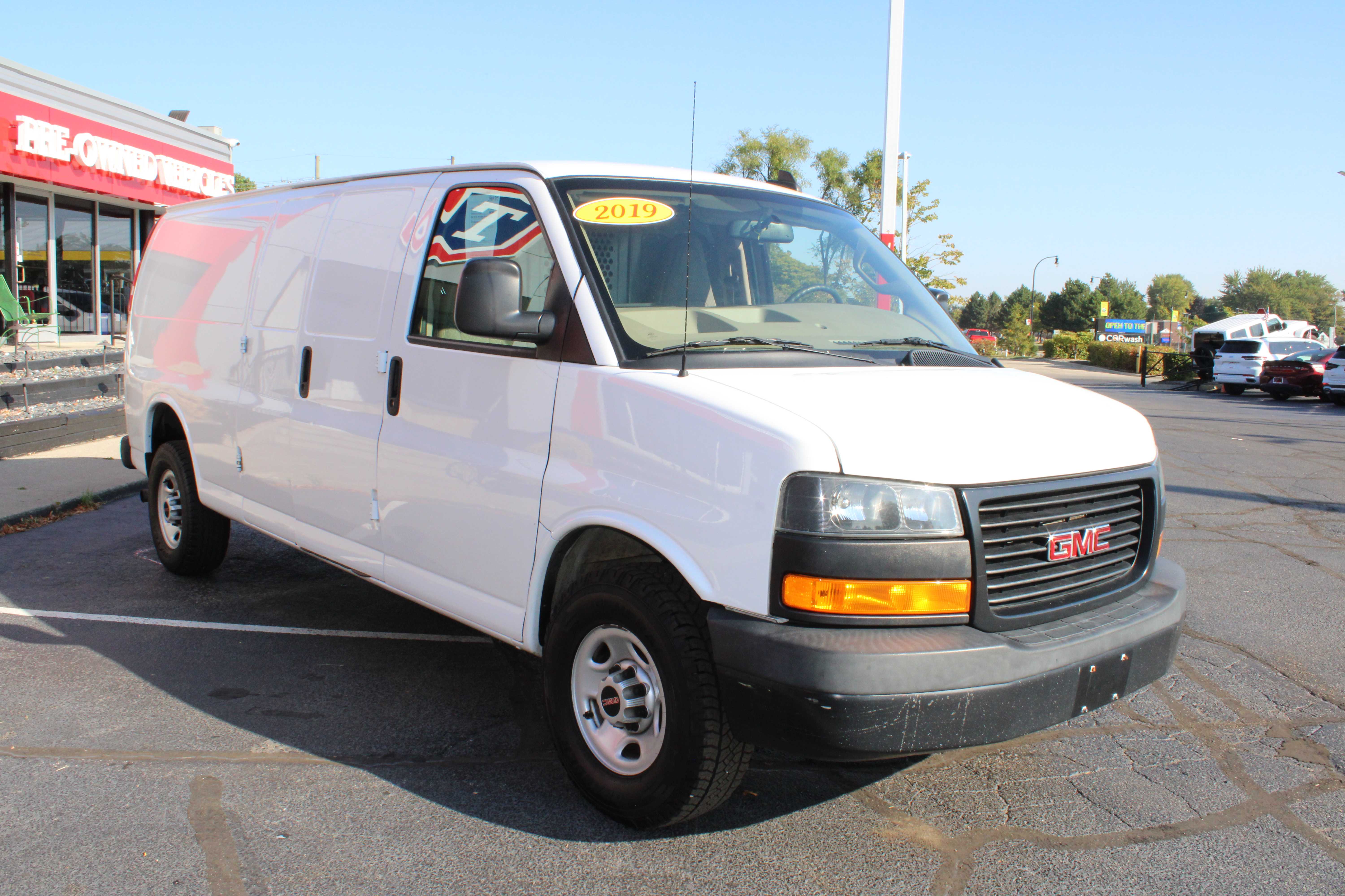 WHITE, 2019 GMC SAVANA 3500 CARGO Thumnail Image 4
