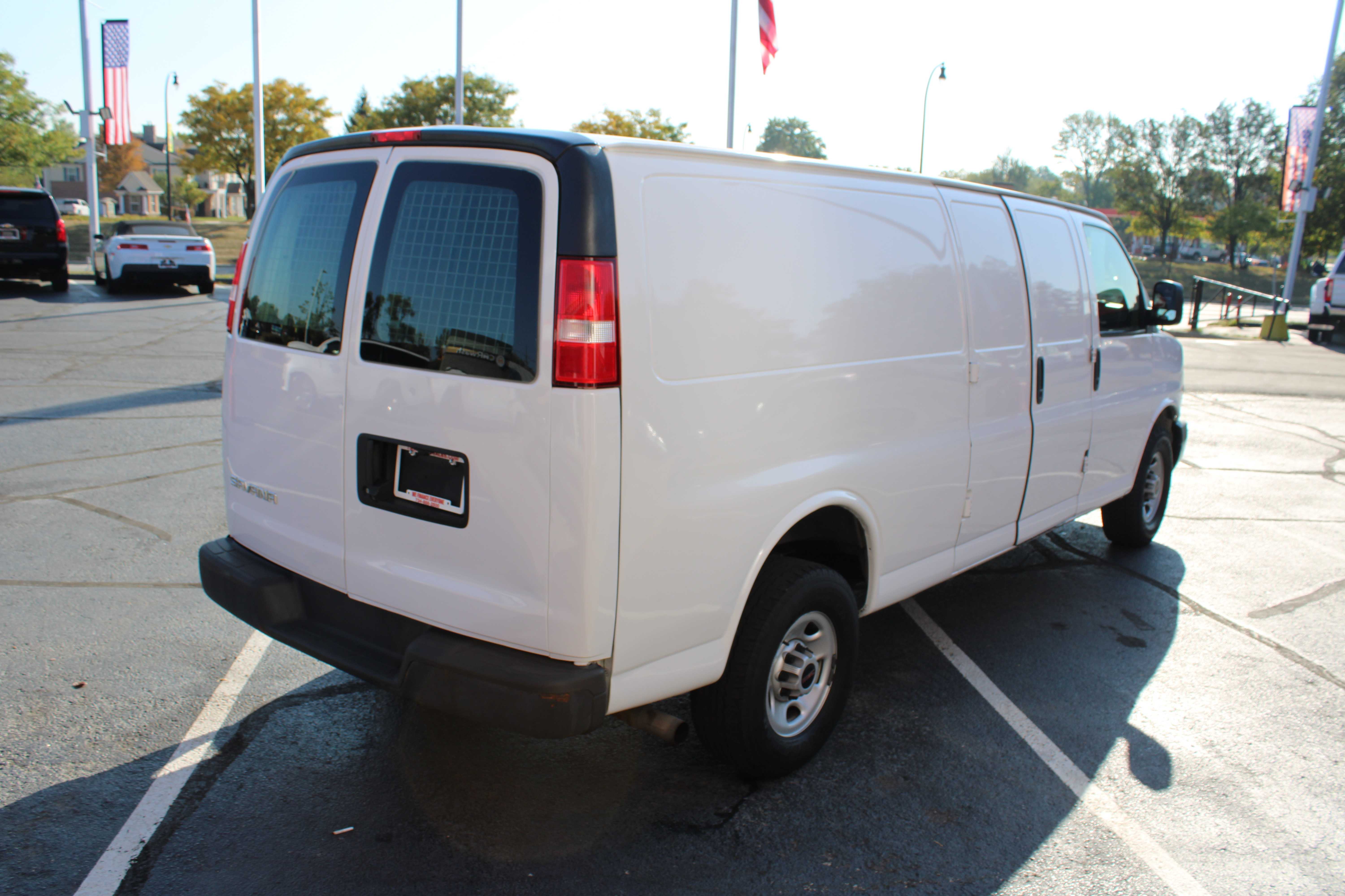 WHITE, 2019 GMC SAVANA 3500 CARGO Thumnail Image 6
