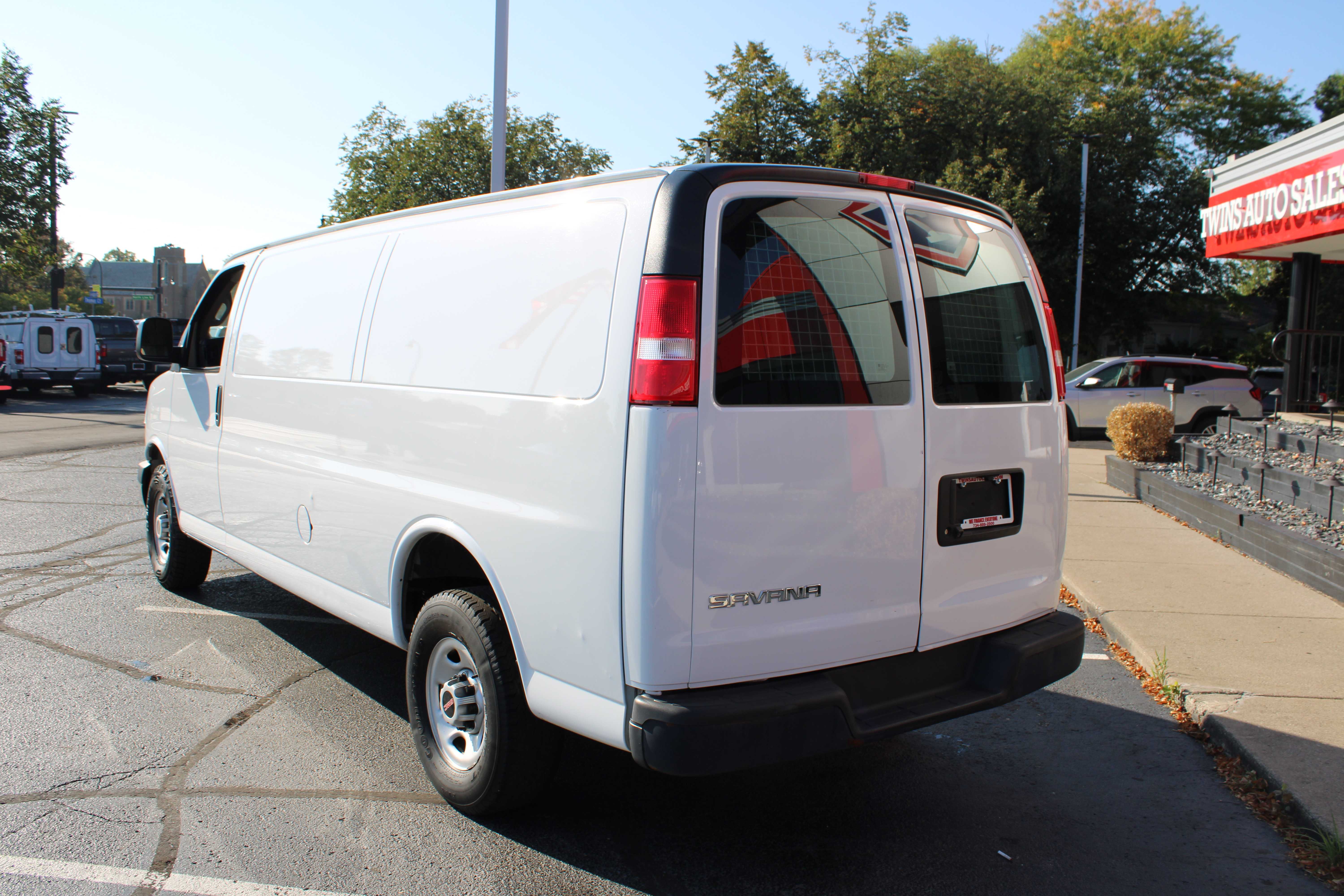 WHITE, 2019 GMC SAVANA 3500 CARGO Thumnail Image 8