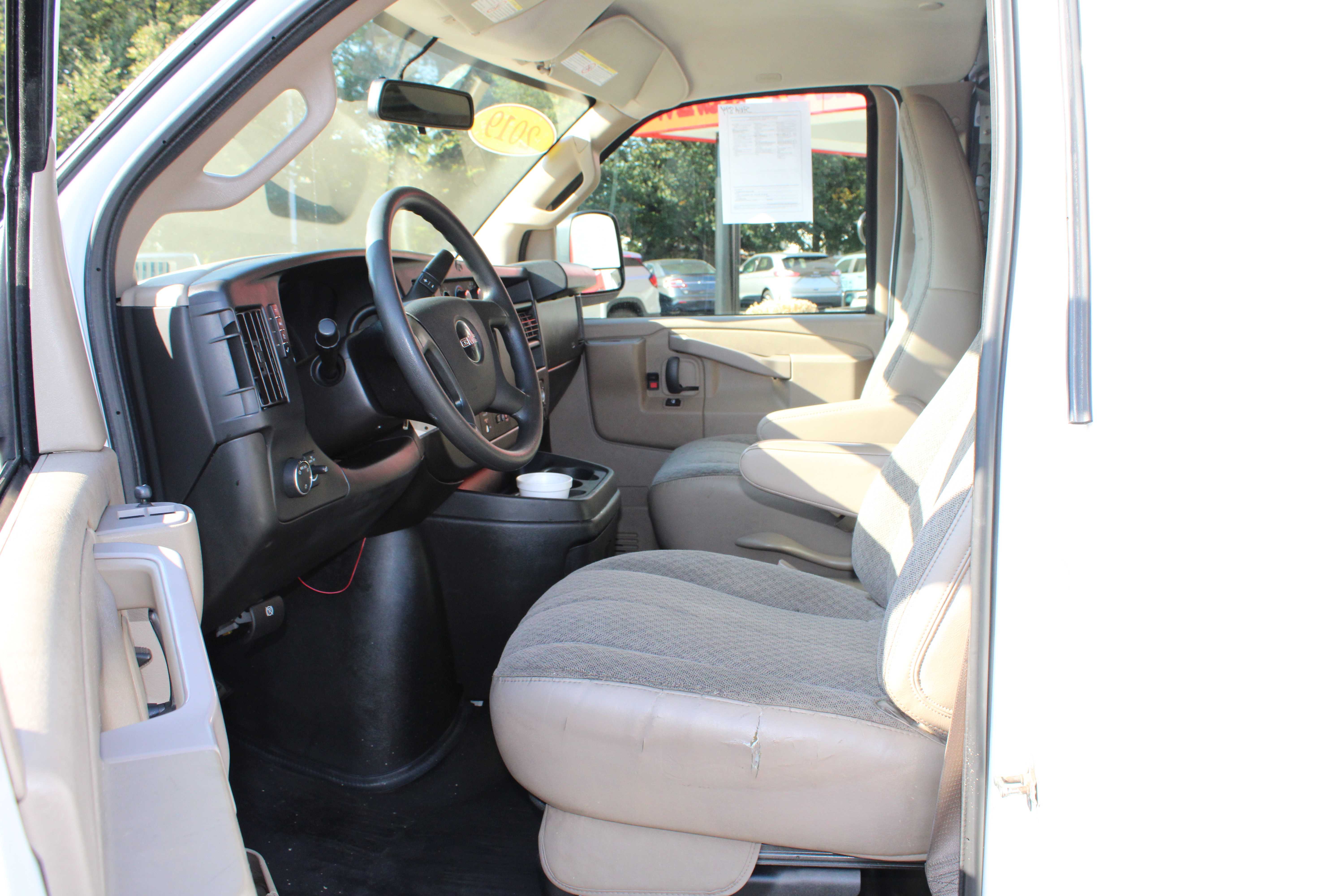 WHITE, 2019 GMC SAVANA 3500 CARGO Thumnail Image 10